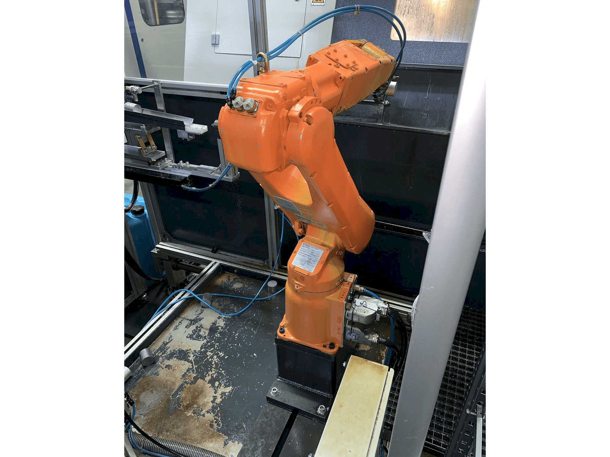 Вид станка Yaskawa Motoman YR-MH005LS-A12 спереди