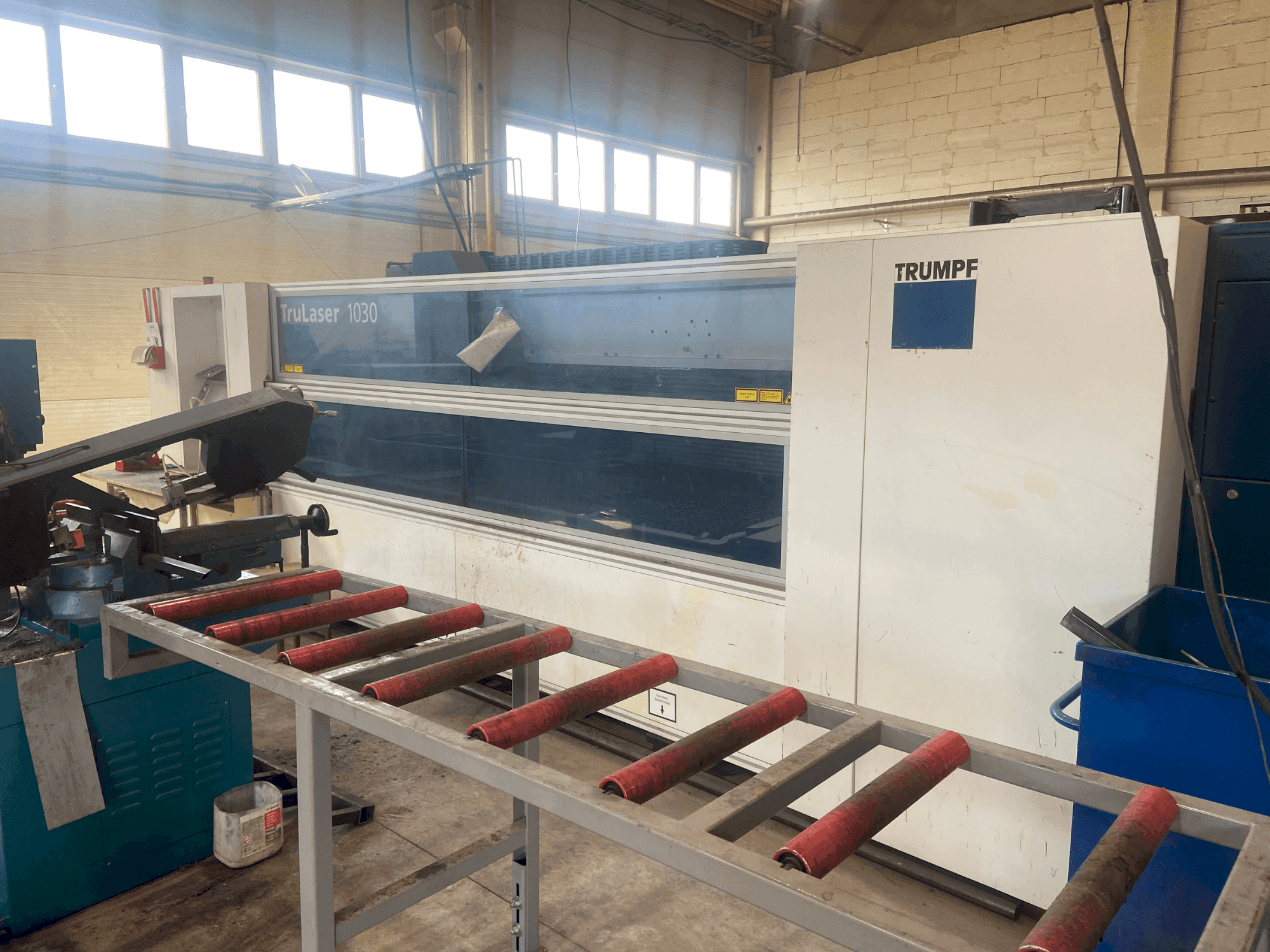 Вид станка TRUMPF TruLaser 1030 спереди
