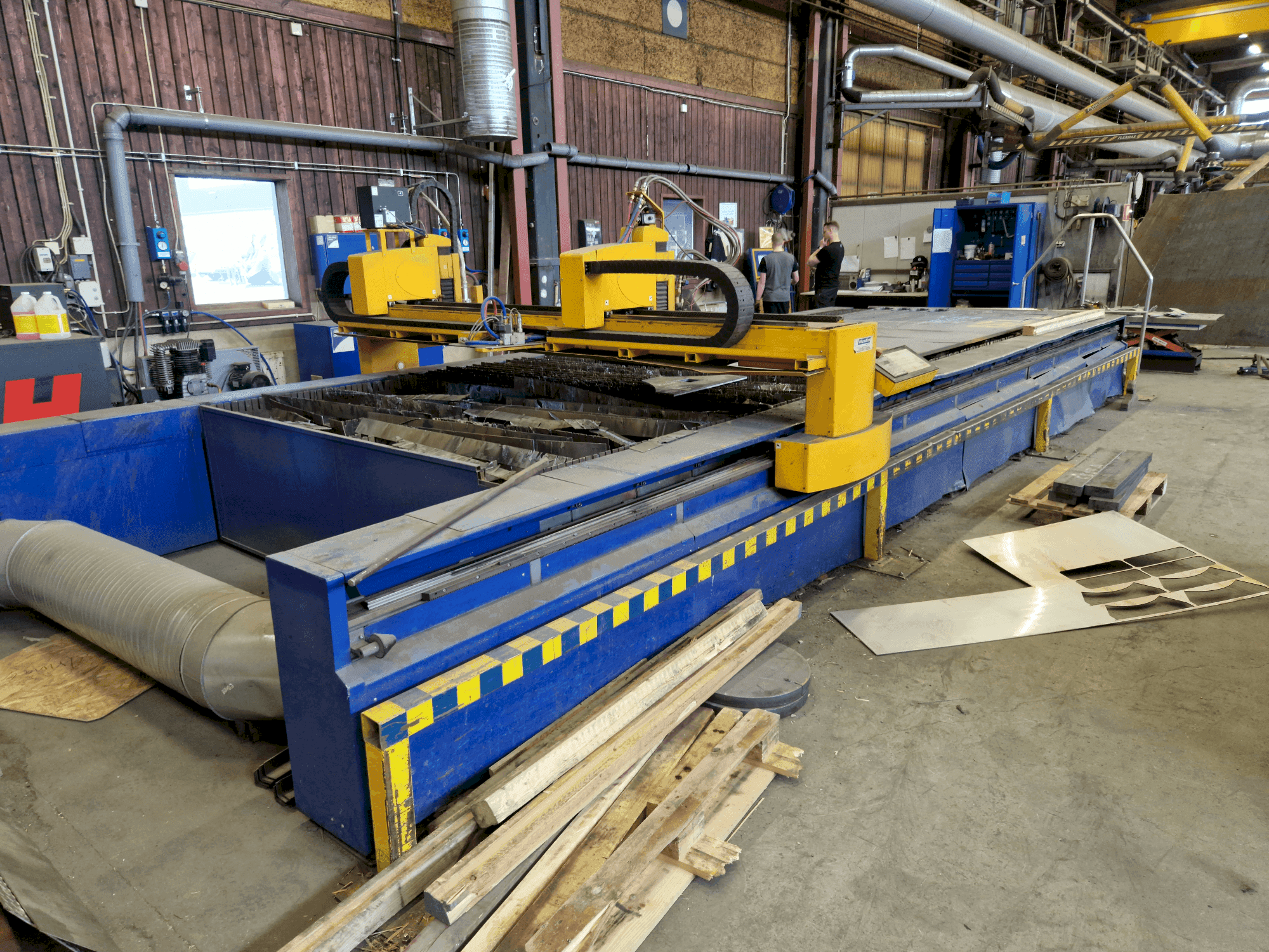 Вид станка MicroStep PLS 7501.25PG спереди