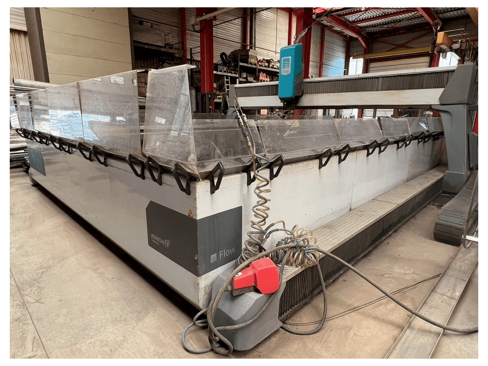 Вид станка Flow MACH4 4060 XD спереди