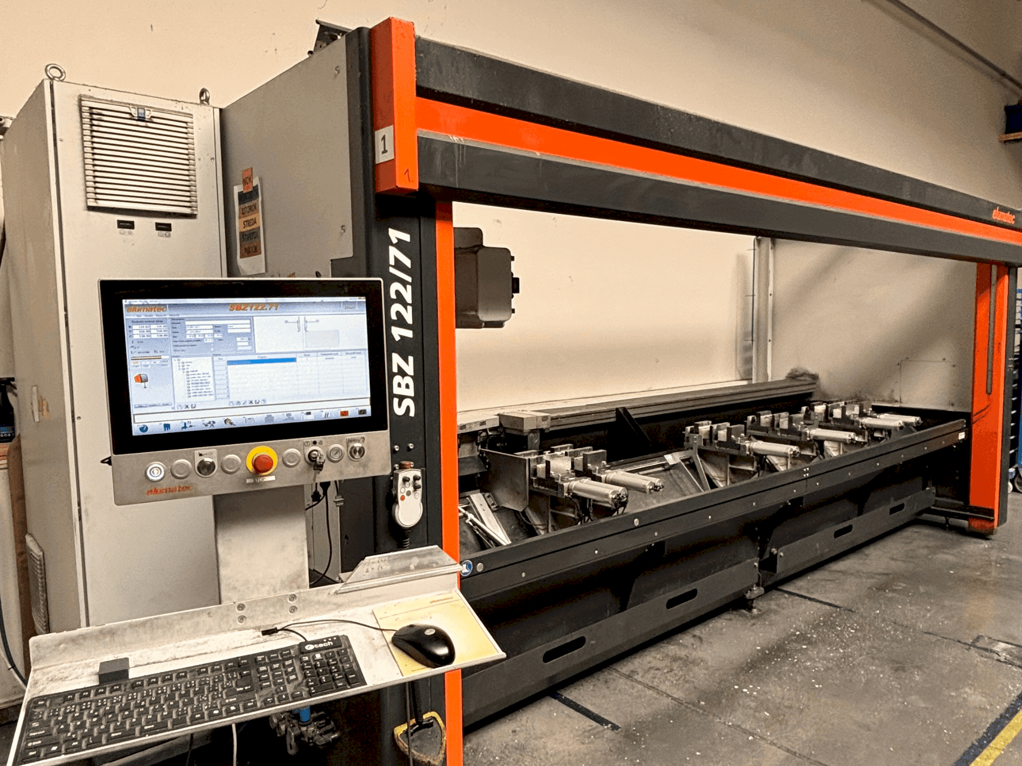 Вид станка Elumatec SBZ 122/71 спереди