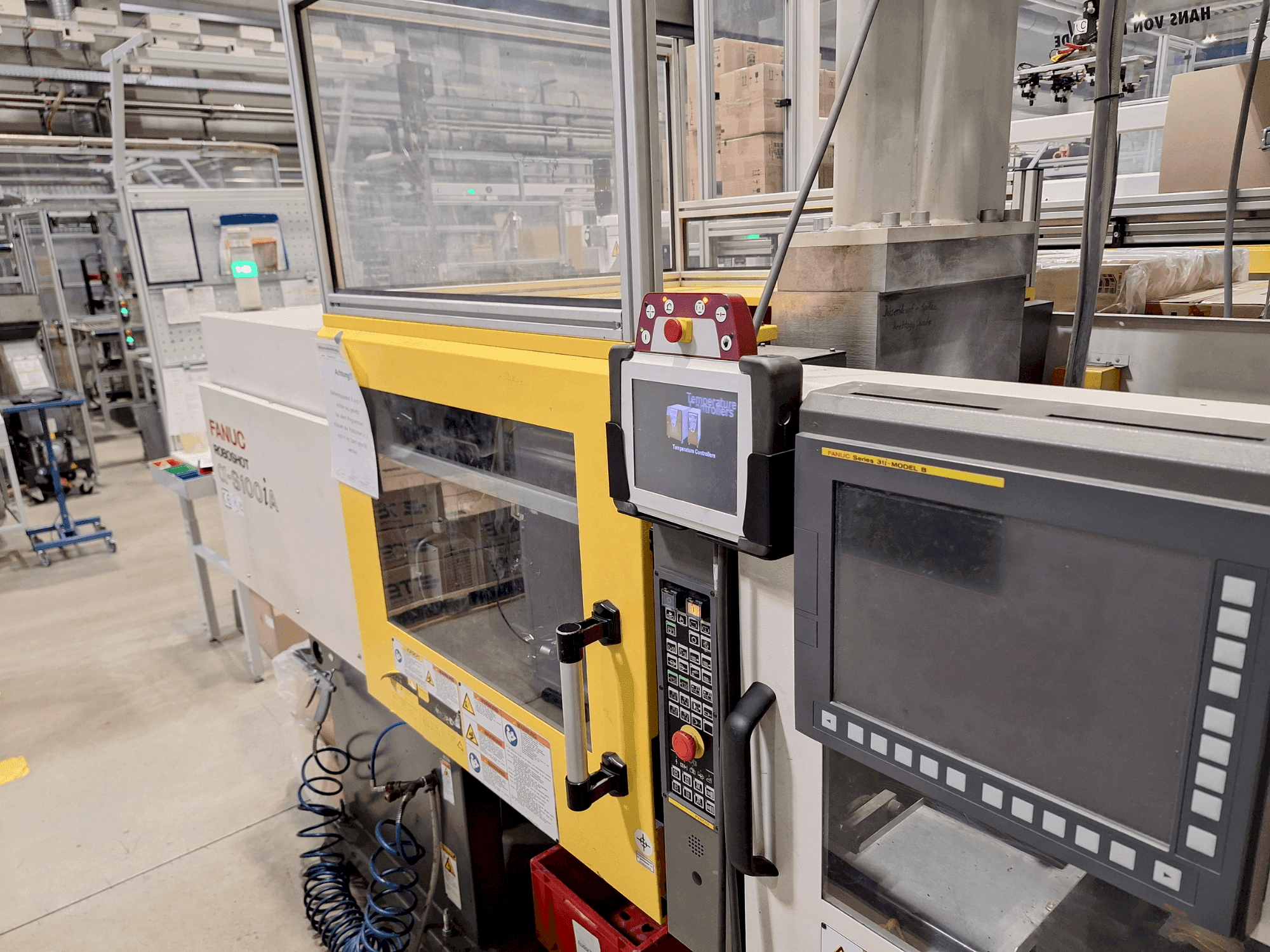 Вид станка FANUC Roboshot S100iA спереди