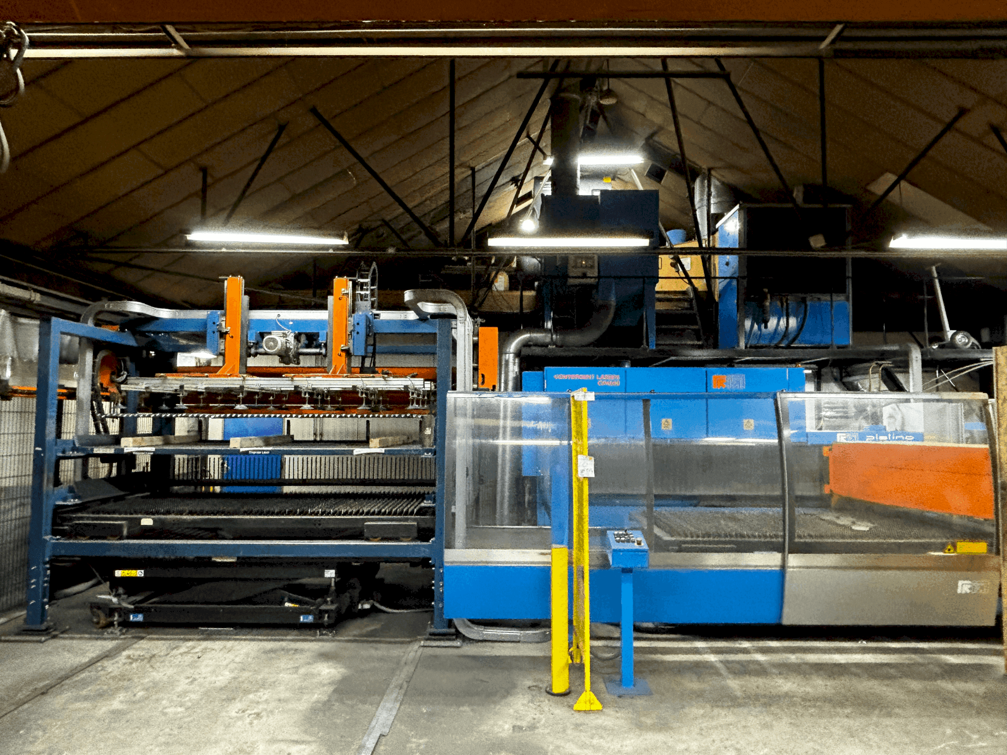 Вид станка Prima Industrie Platino 1530 спереди