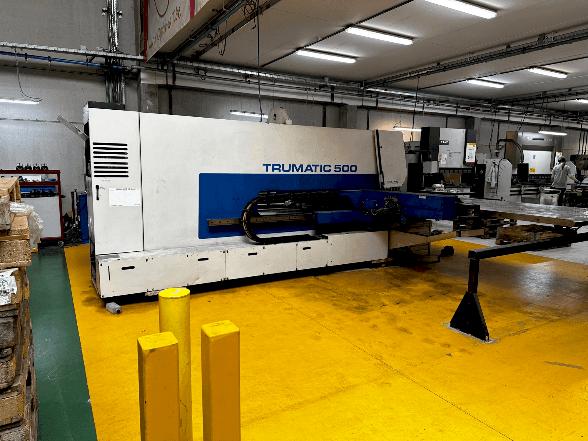 Вид станка TRUMPF Trumatic 500 спереди