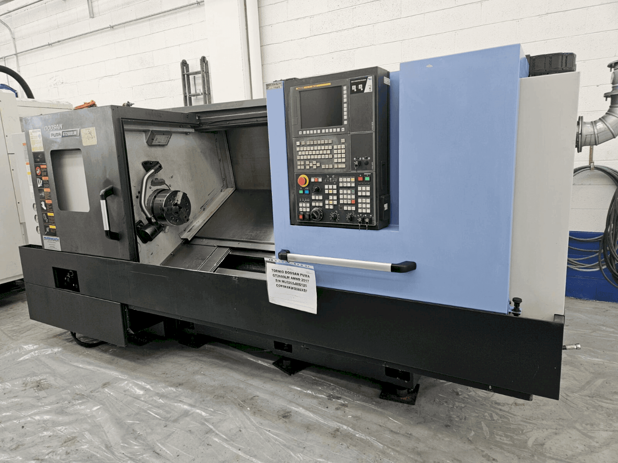 Вид станка DOOSAN PUMA GT2600LM спереди