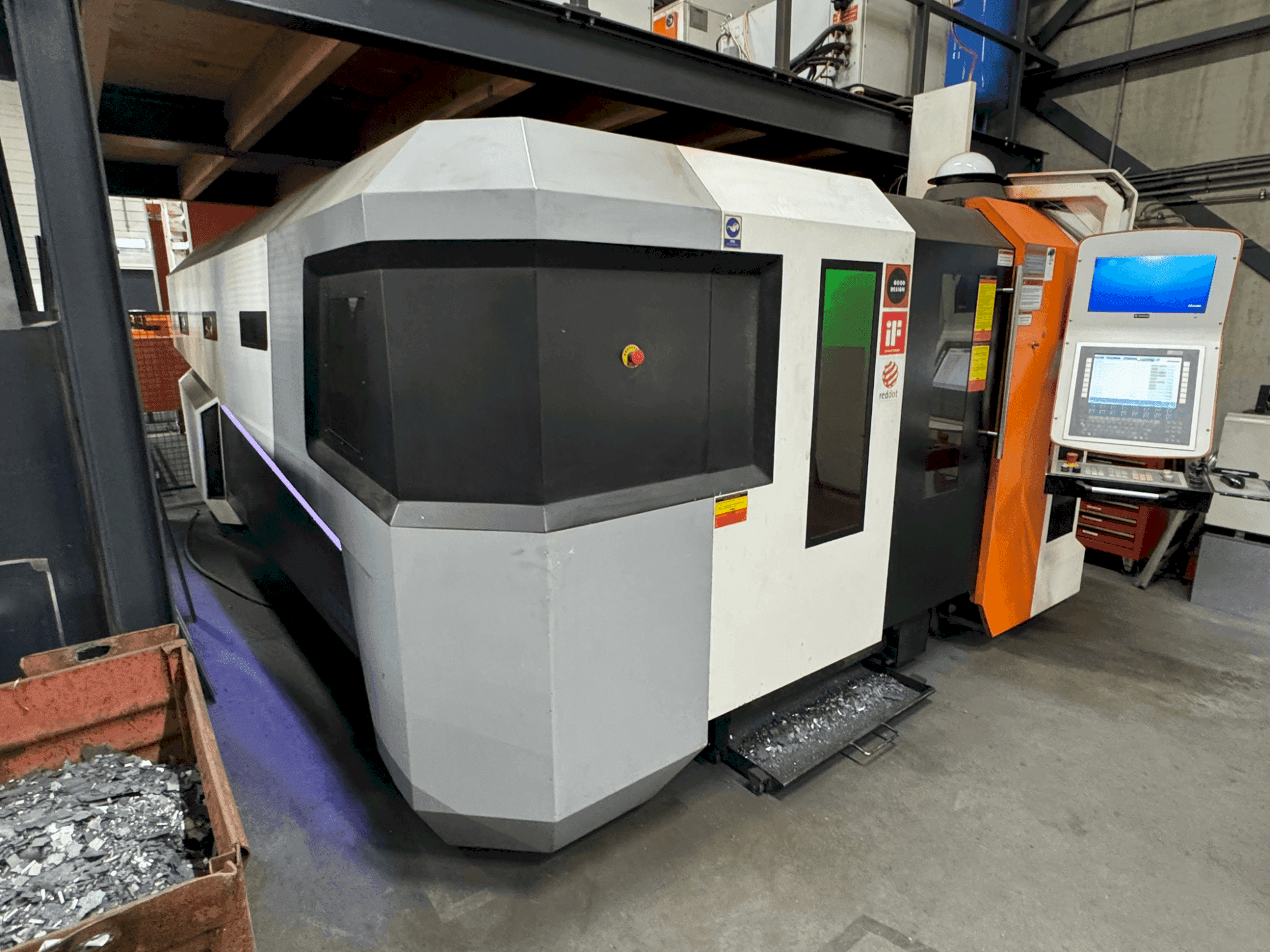 Вид станка ERMAKSAN Fibermak Momentum Gen-3 4,0,kW спереди