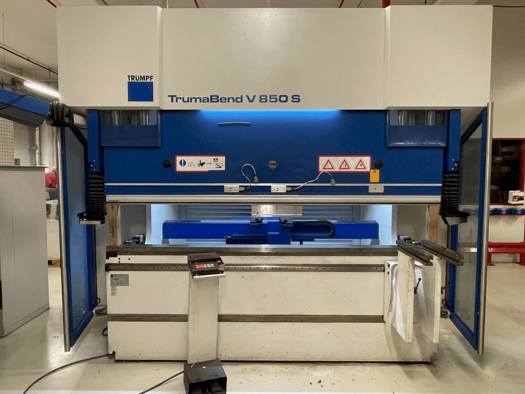 Вид станка TRUMPF TrumaBend V 850SX спереди