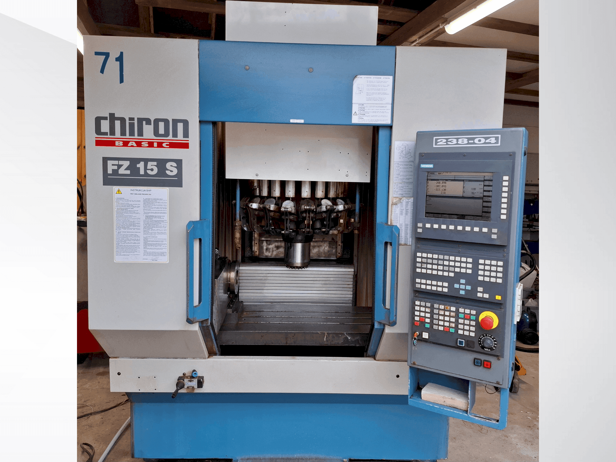 Вид станка CHIRON FZ 15 S спереди