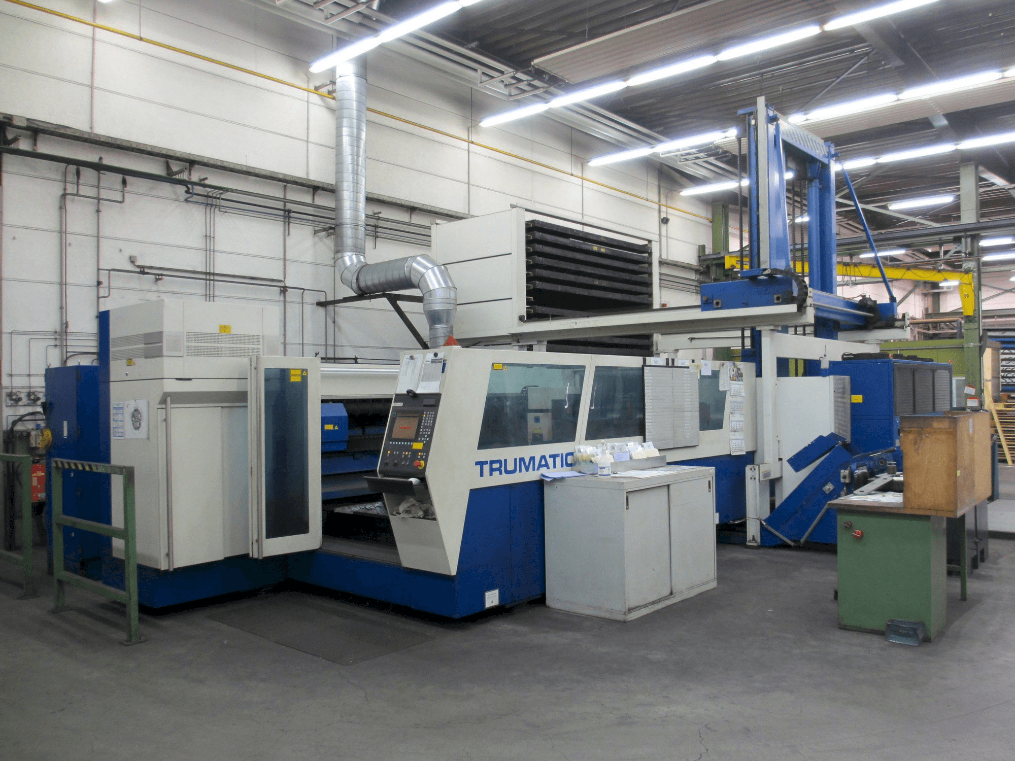 Вид станка Trumpf Trumatic L 3050 спереди