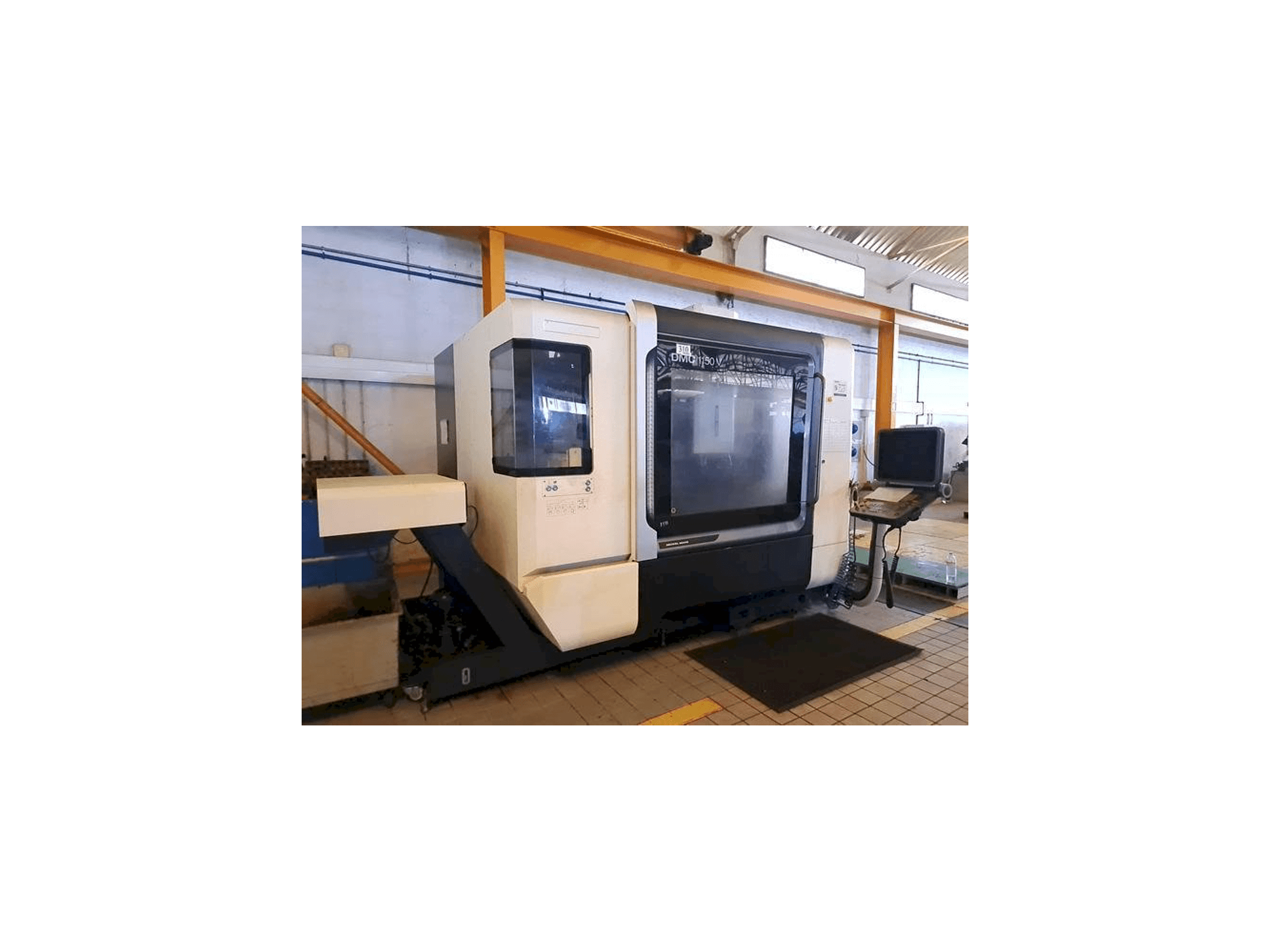 Вид станка DMG MORI DMC 1150V спереди