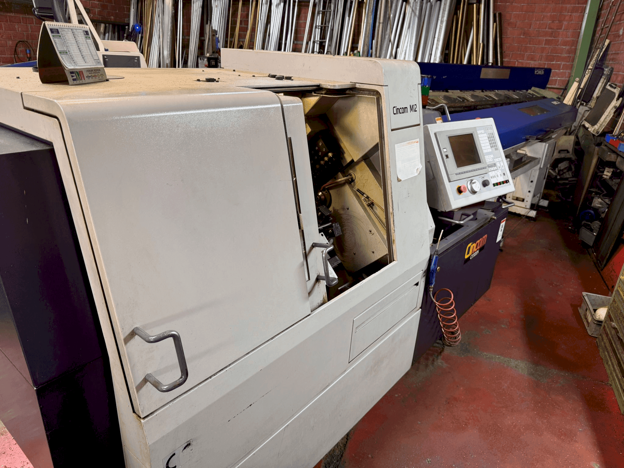 Вид станка Citizen CINCOM M12 спереди