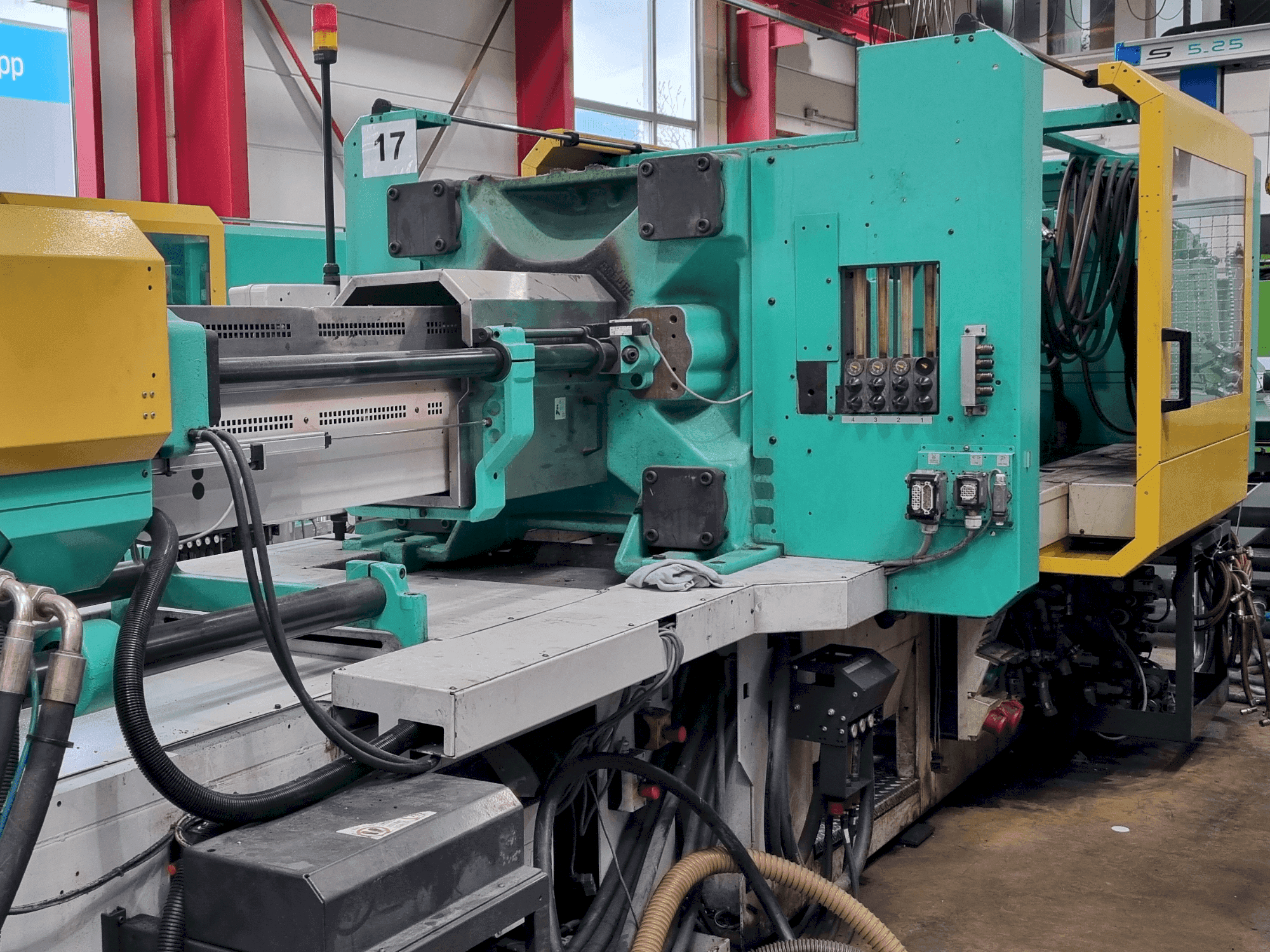 Вид станка Arburg 630 S 2500-1300 ECO спереди