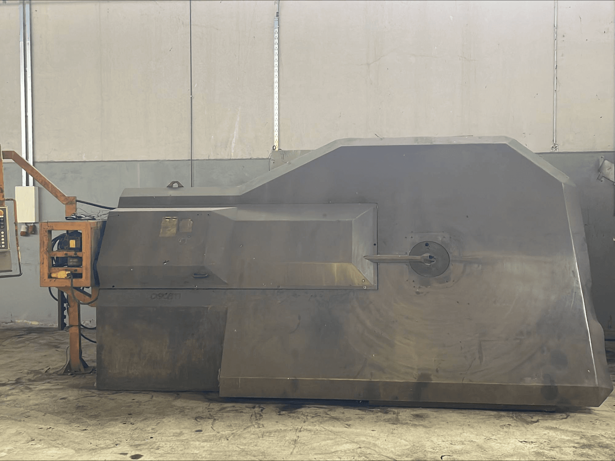 Вид станка OSCAM MULTIBEND 16 спереди