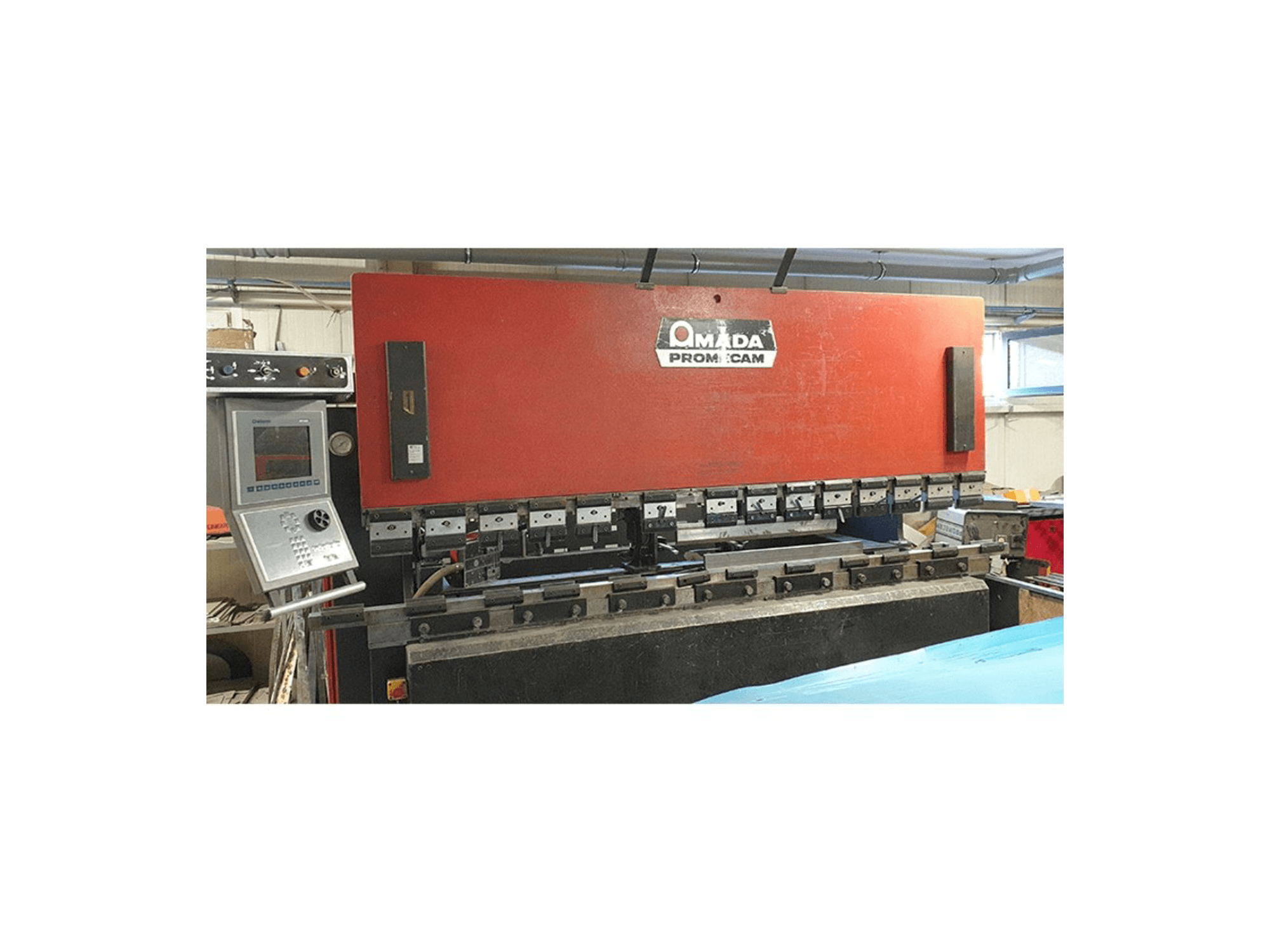 Вид станка AMADA ITPS 103 спереди
