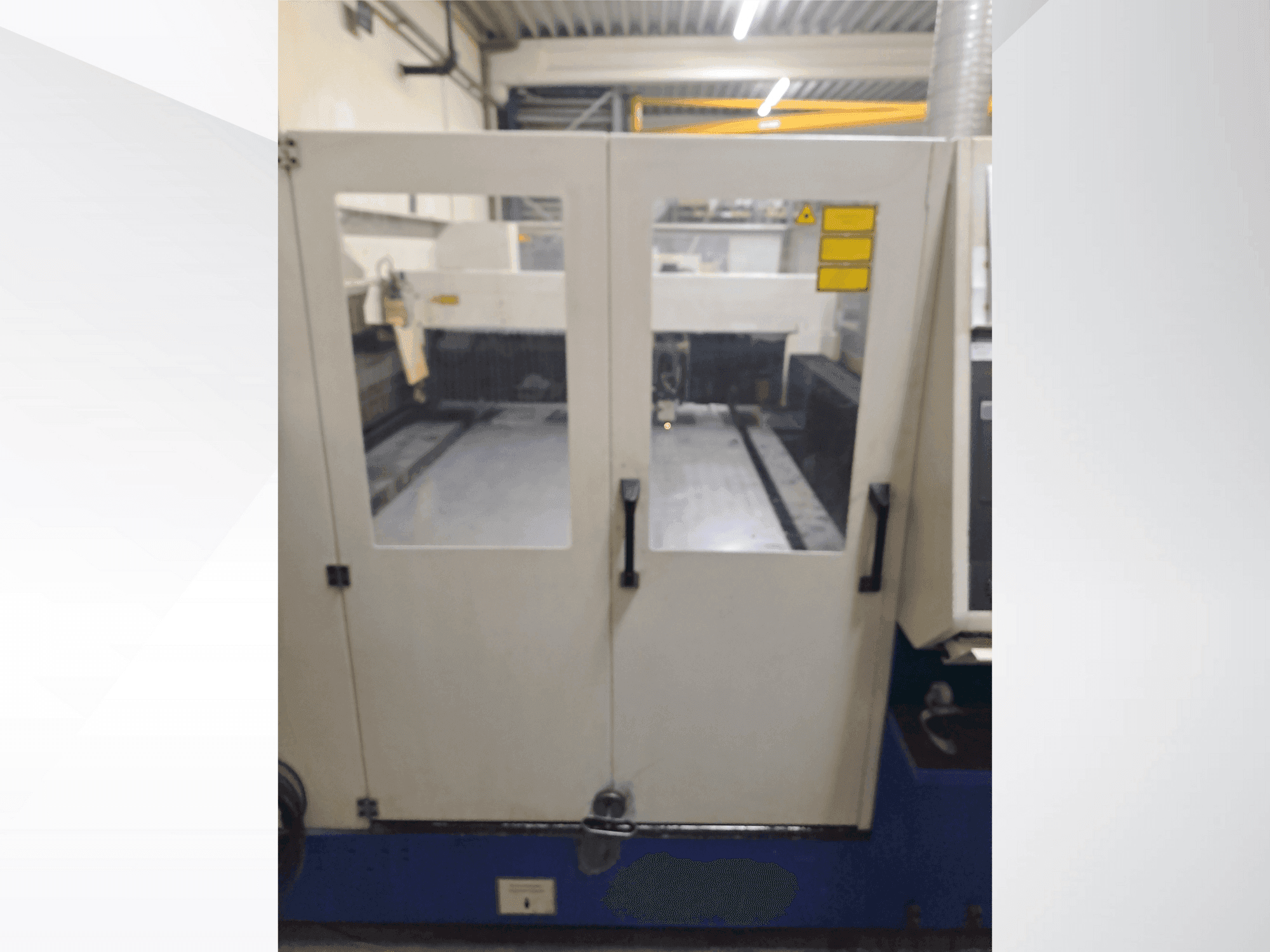 Вид станка TRUMPF TRUMATIC 3030 спереди