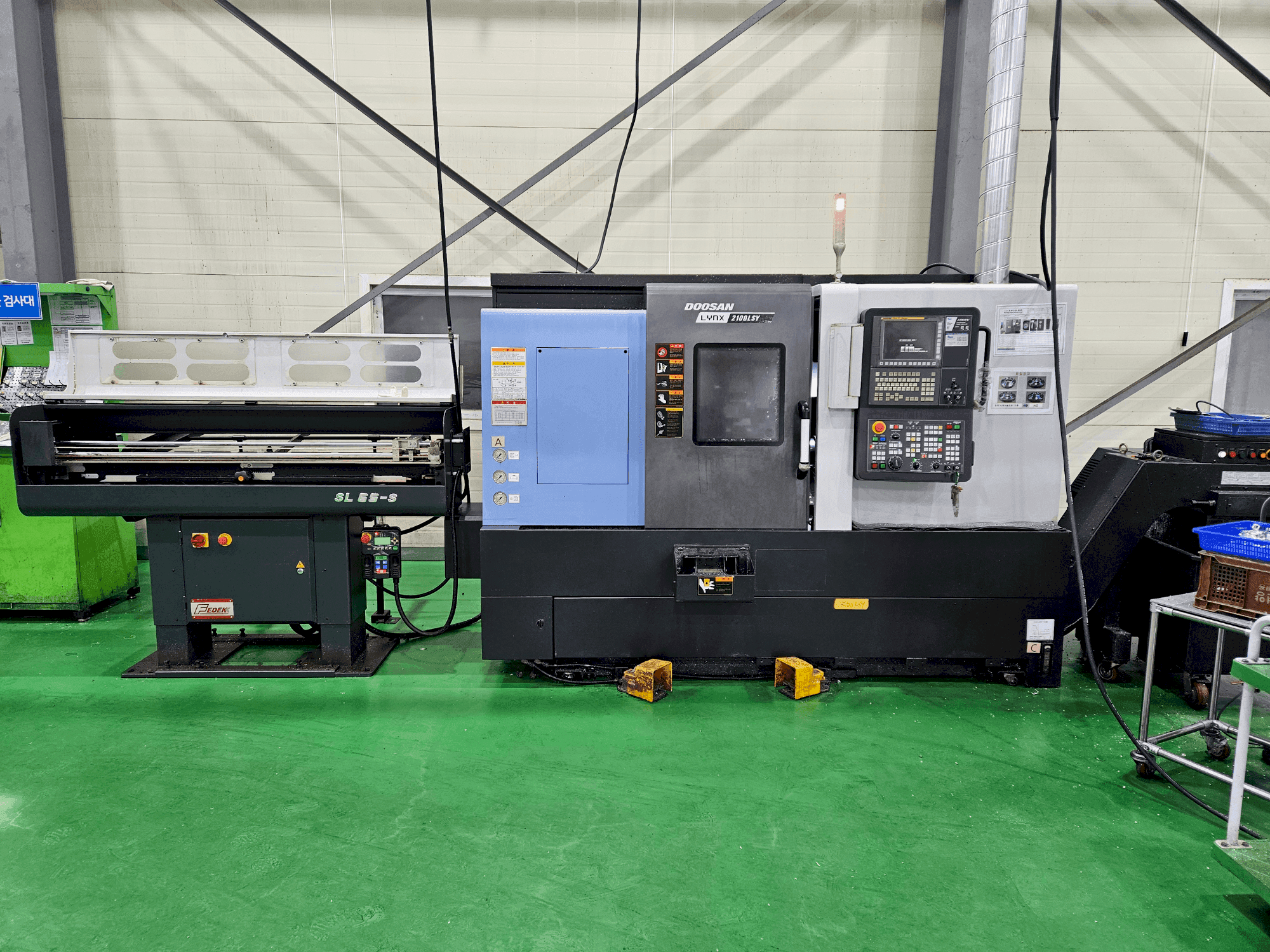 Вид станка DOOSAN LYNX 2100 LSYB спереди