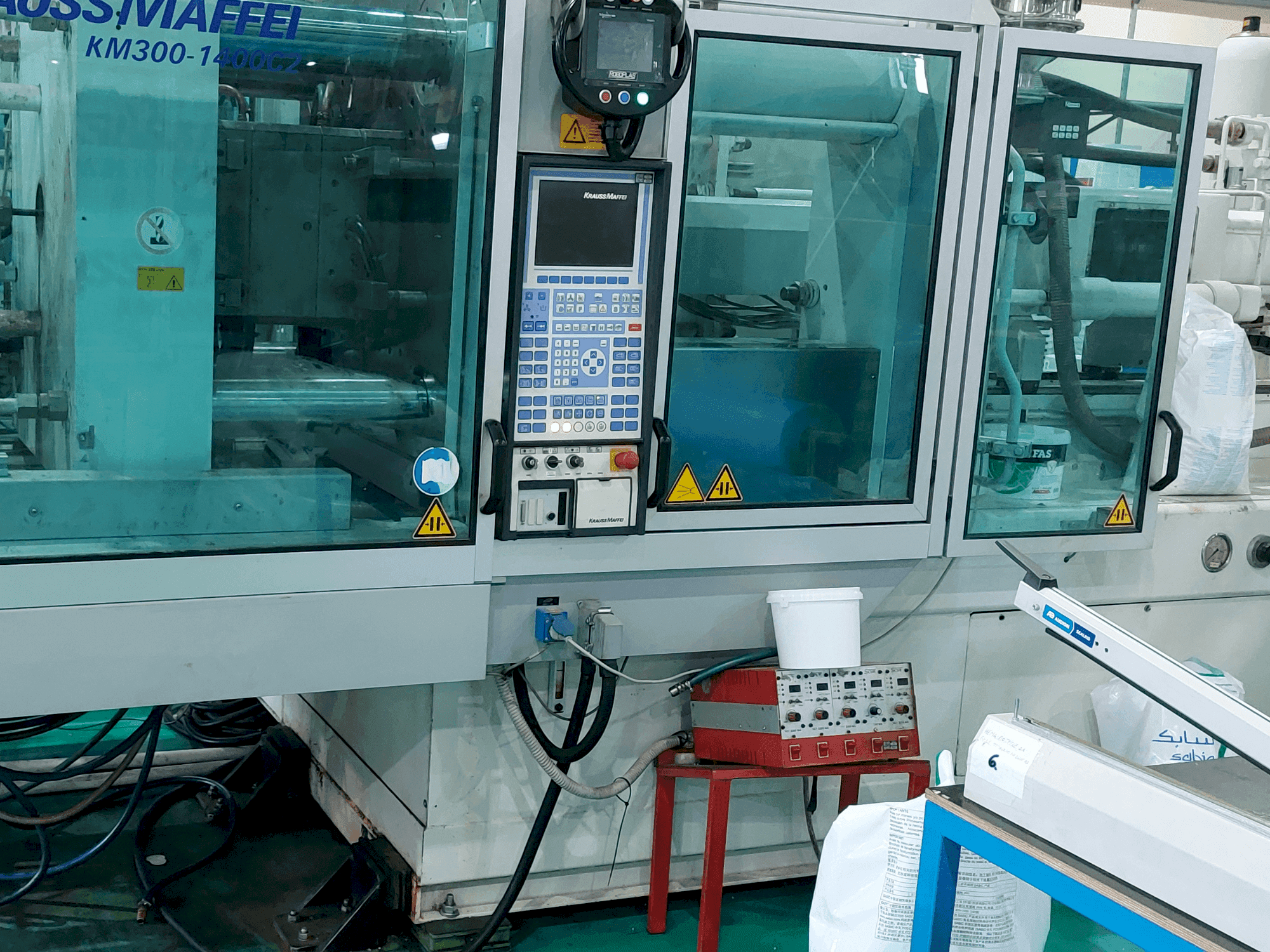 Вид станка Krauss Maffei 300 – 1400 C2 спереди