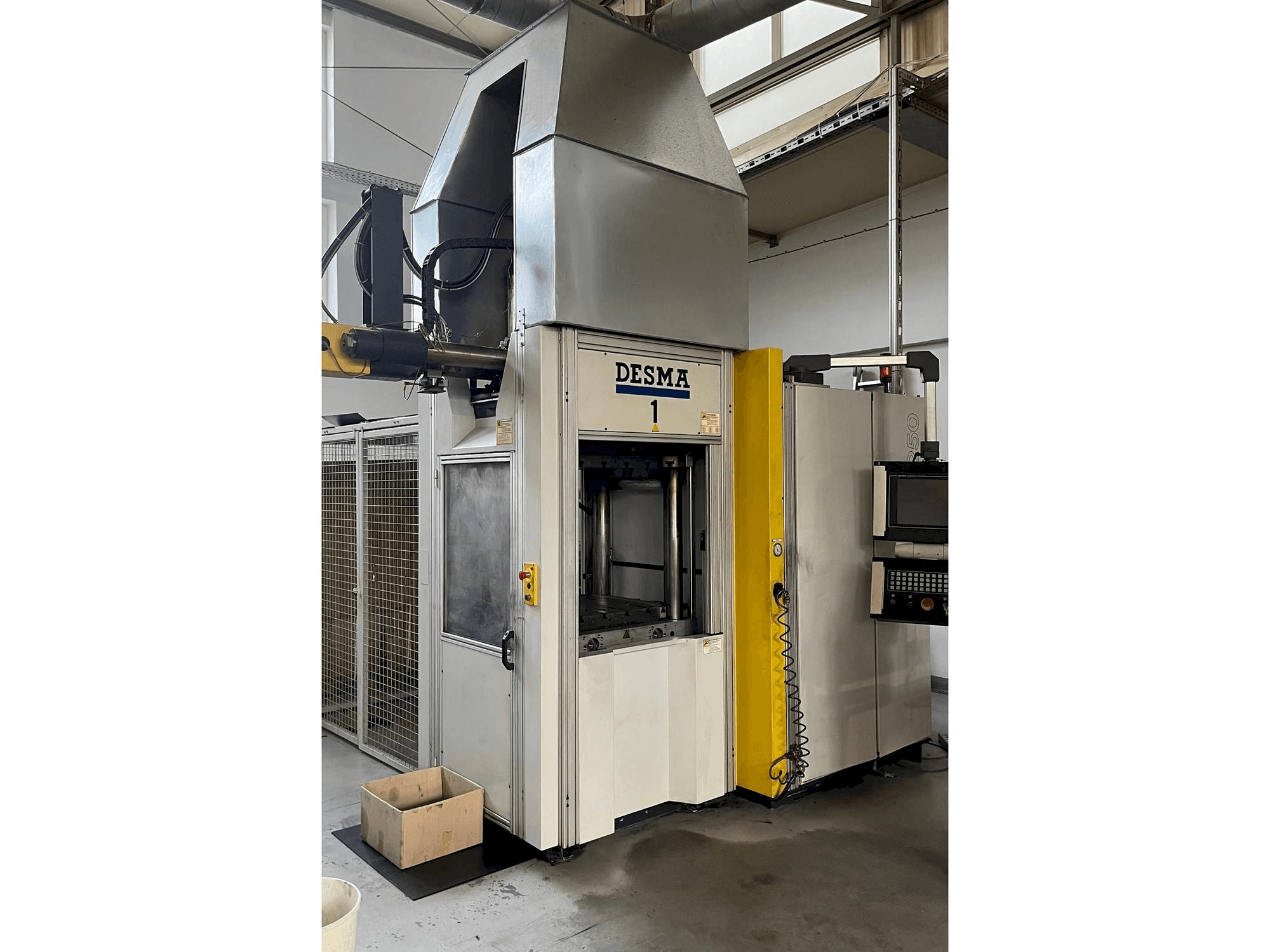 Вид станка Kloeckner Desma 968.250 ZO спереди