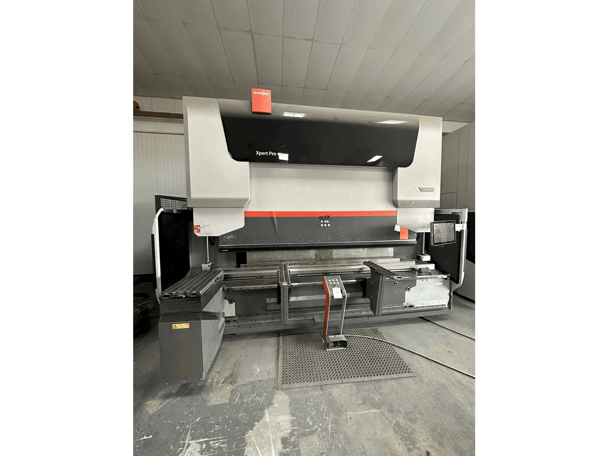 Вид станка Bystronic Xpert 150/3100 спереди