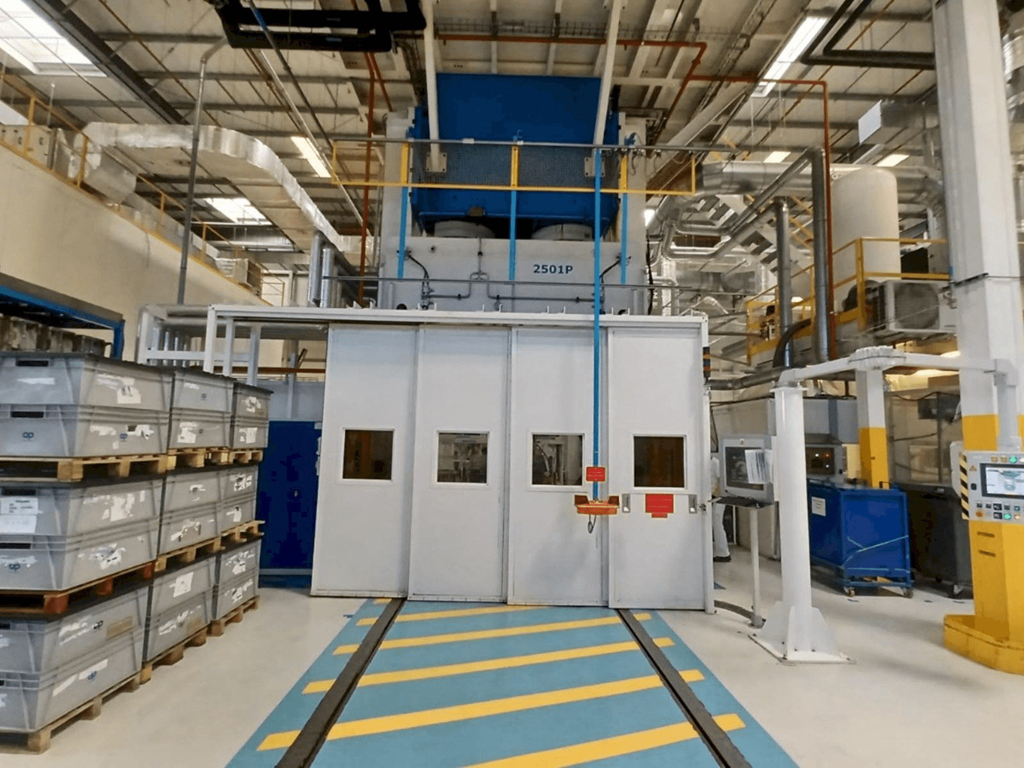 Вид станка Pinette 2500 Ton спереди