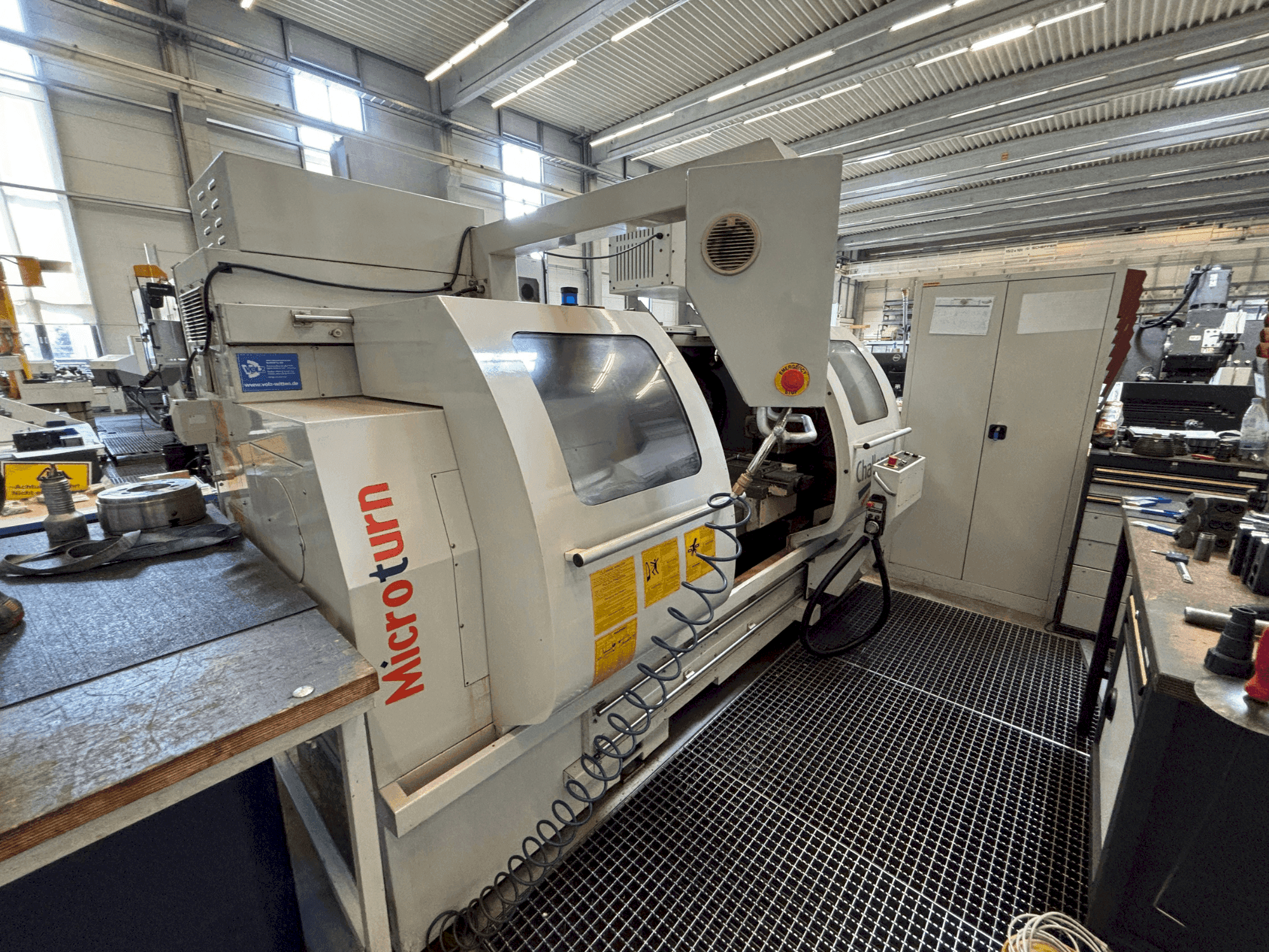 Вид станка Challenger Microturn BCN 1840 спереди