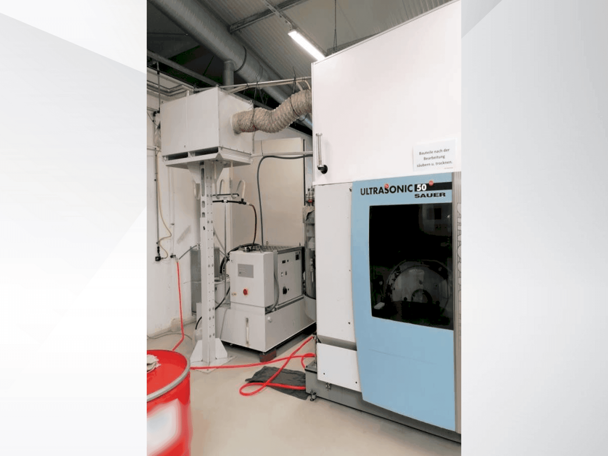 Вид станка DMG Sauer Ultra sonic 50 спереди