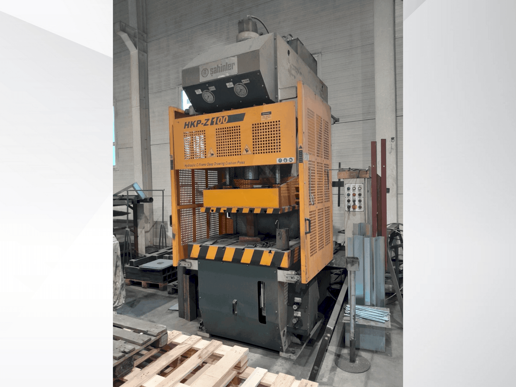 Вид станка Sahinler HKP-Z 100 спереди