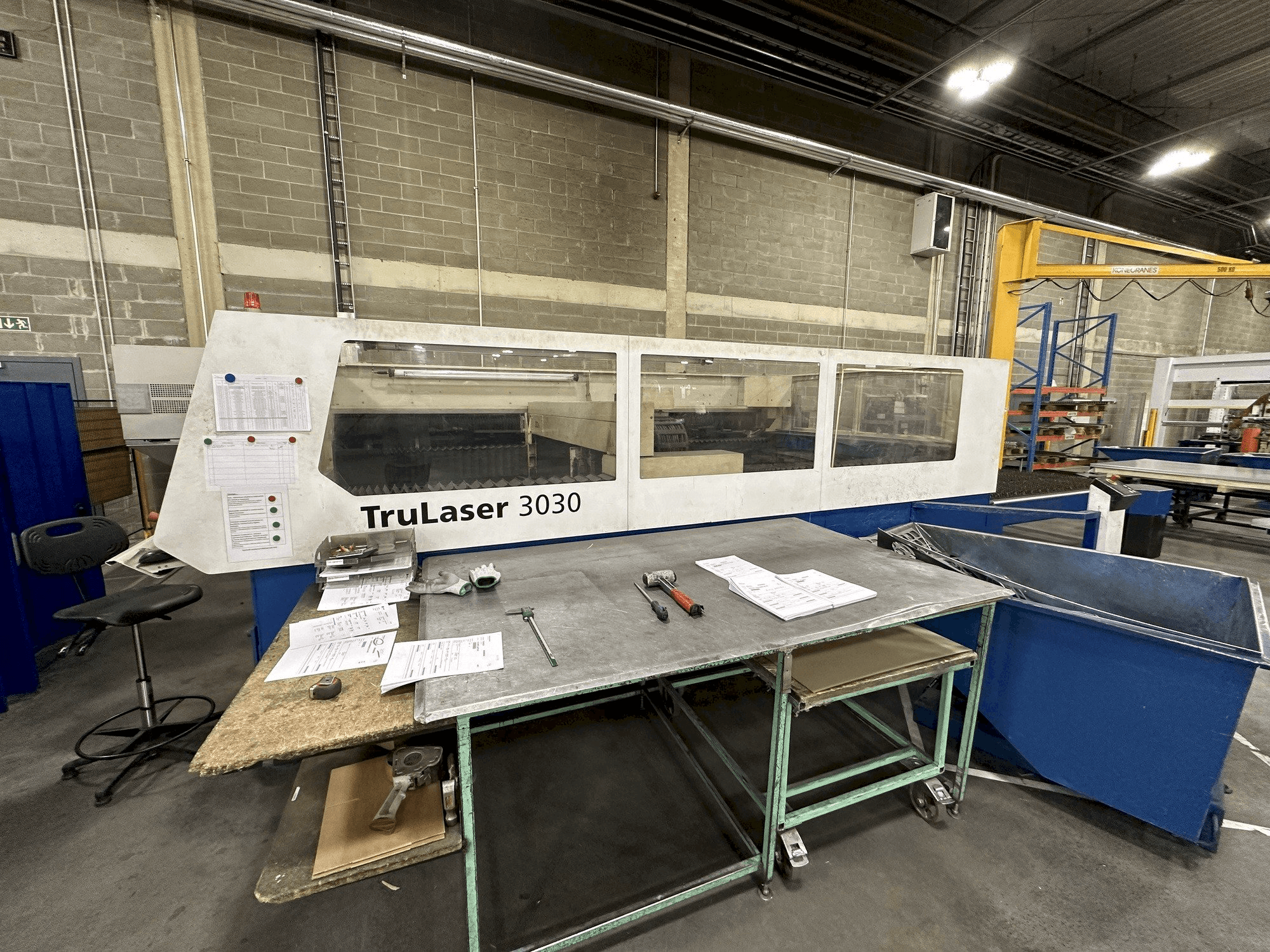 Вид станка TRUMPF Trulaser 3030 спереди