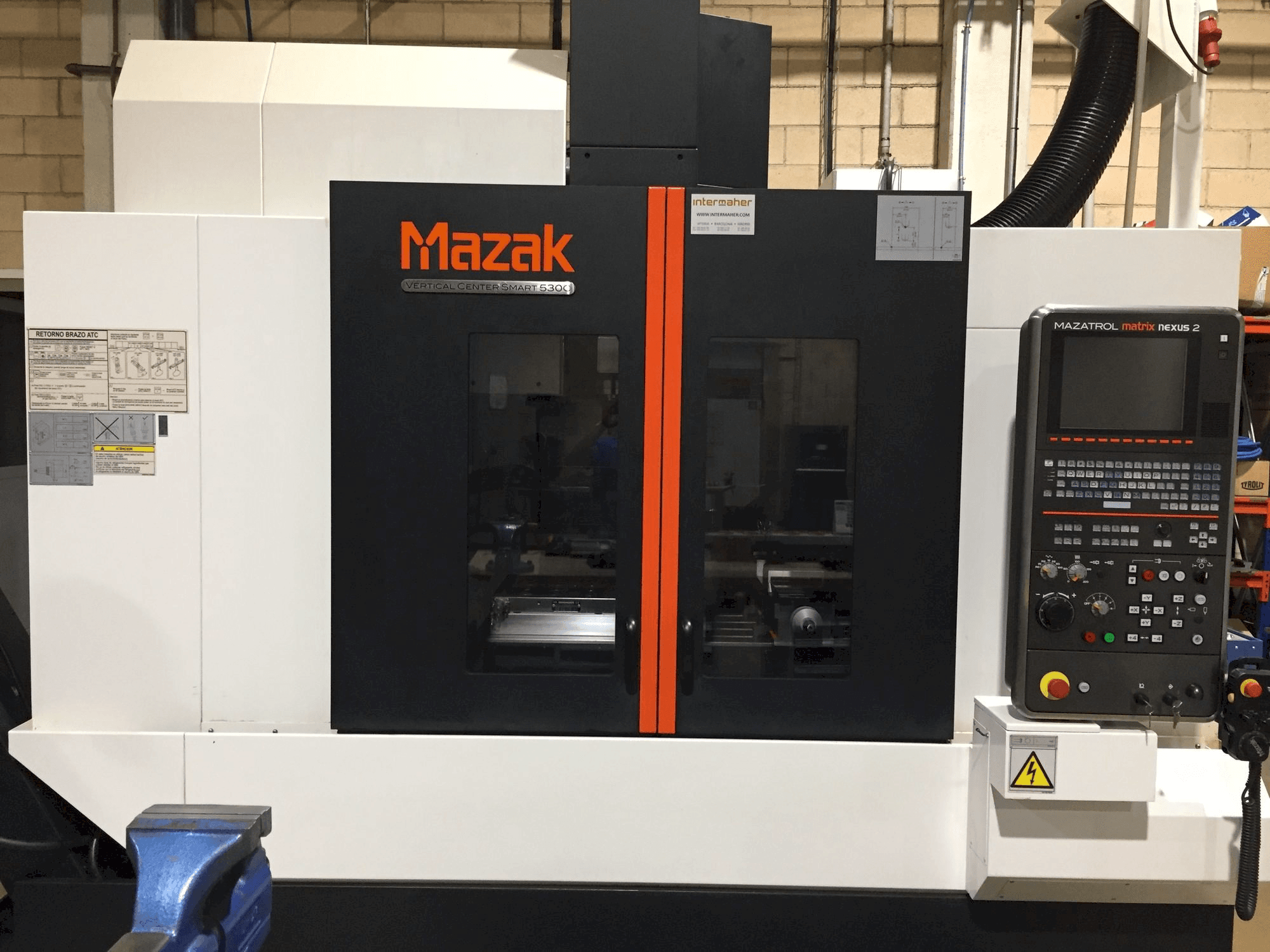 Вид станка Mazak VCS 530C спереди