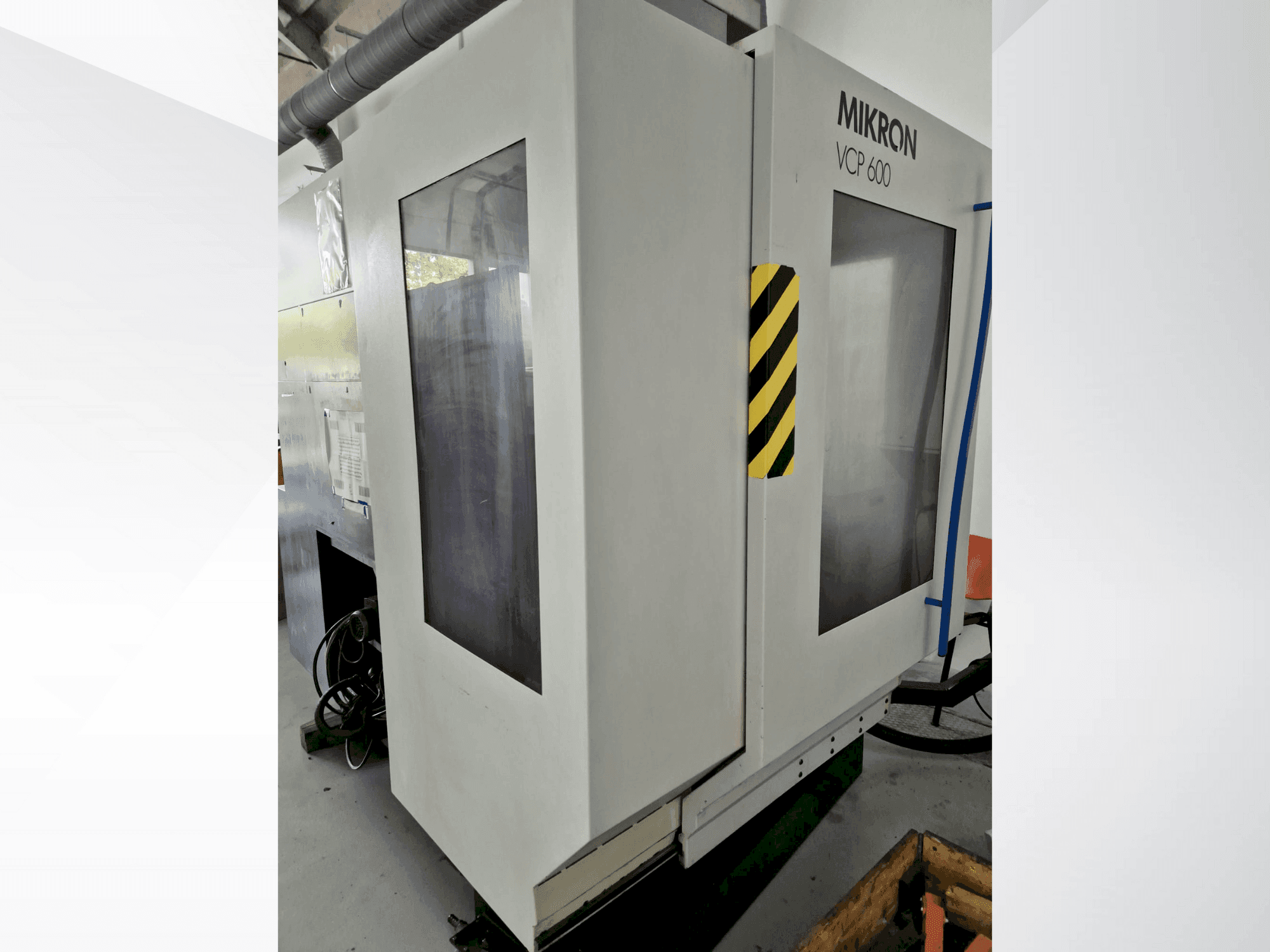 Вид станка MIKRON VCP 600 спереди