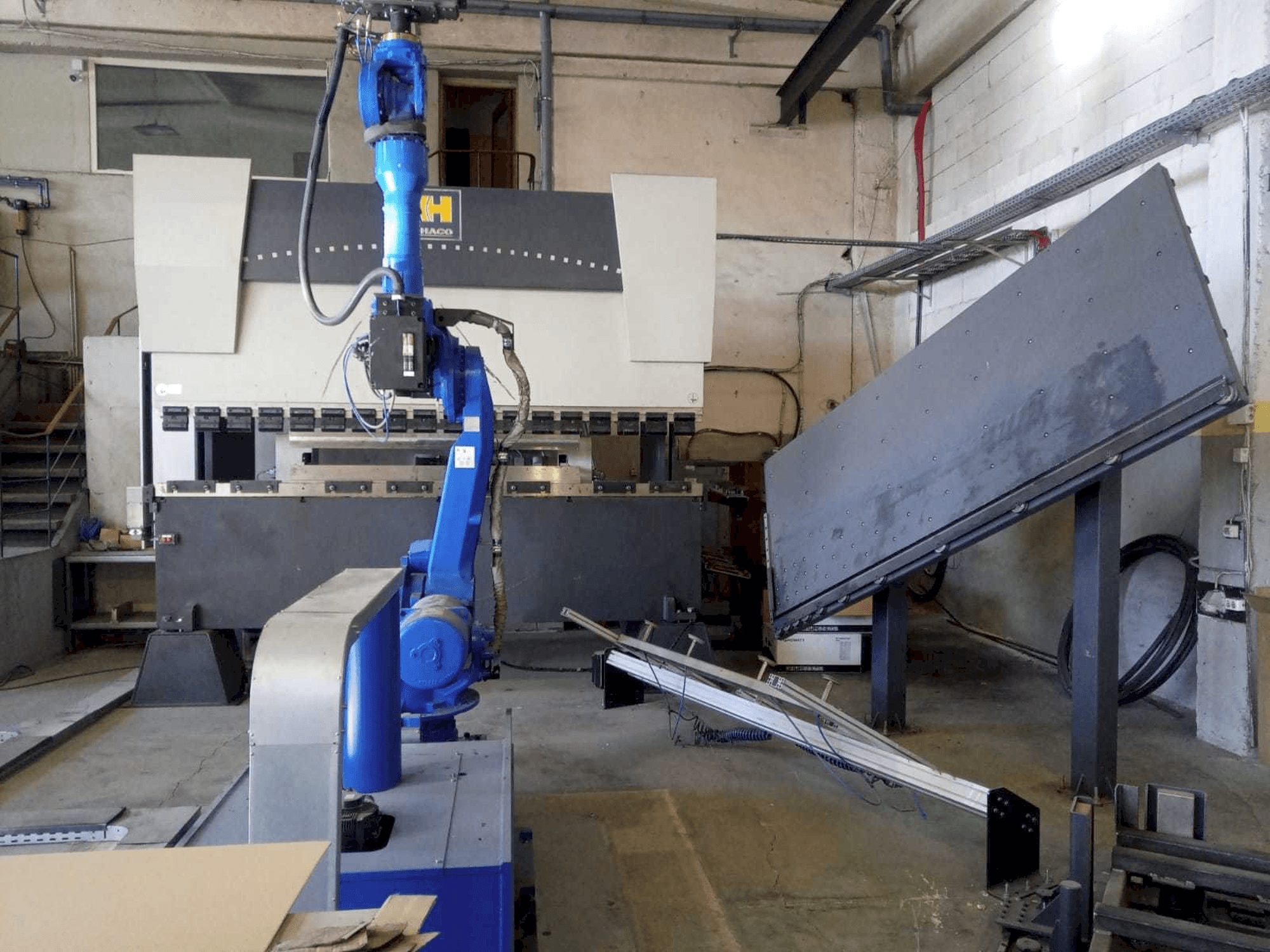 Вид станка HACO ERM 36150 спереди