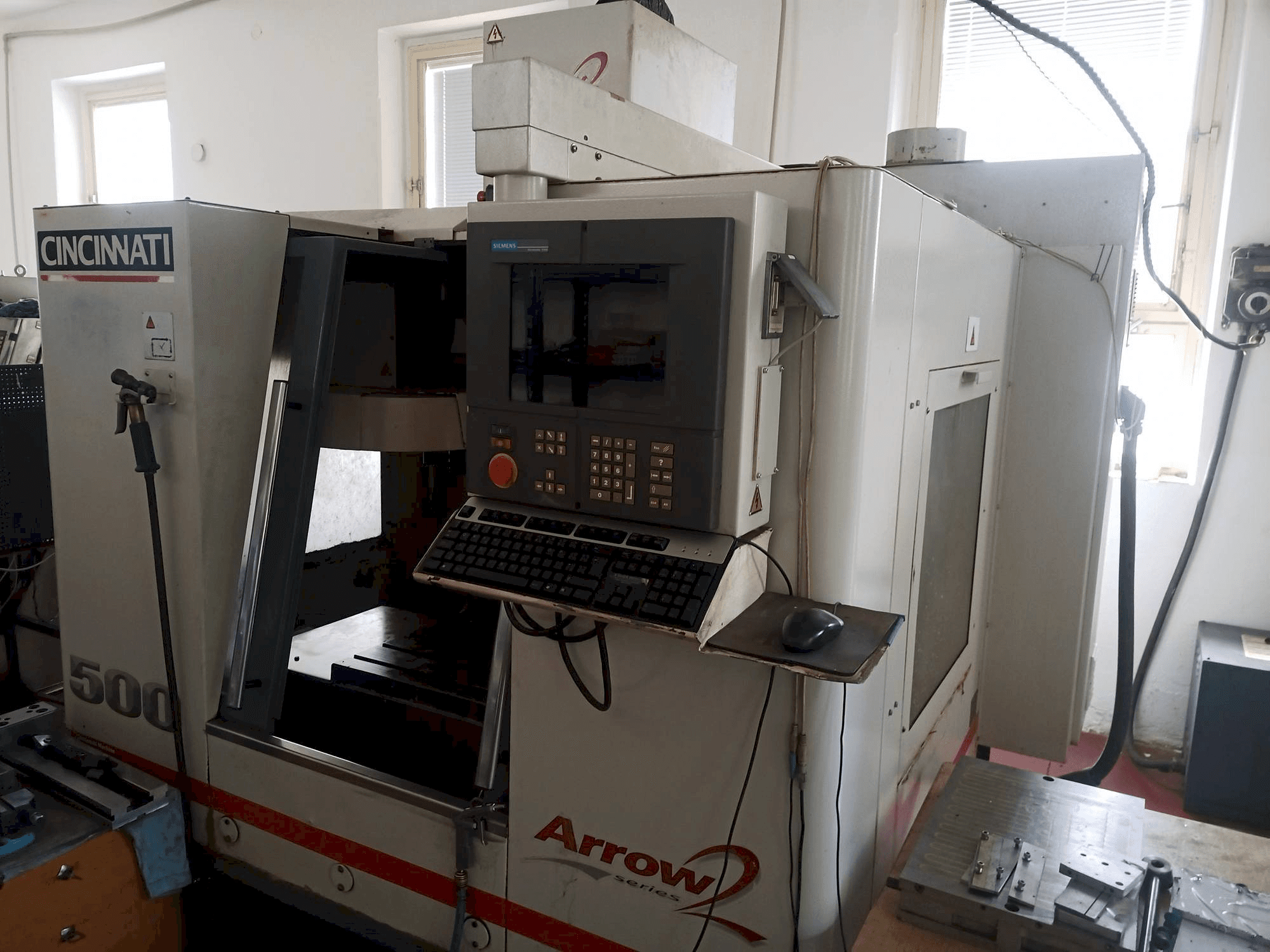 Вид станка Cincinnati Arrow 2 спереди