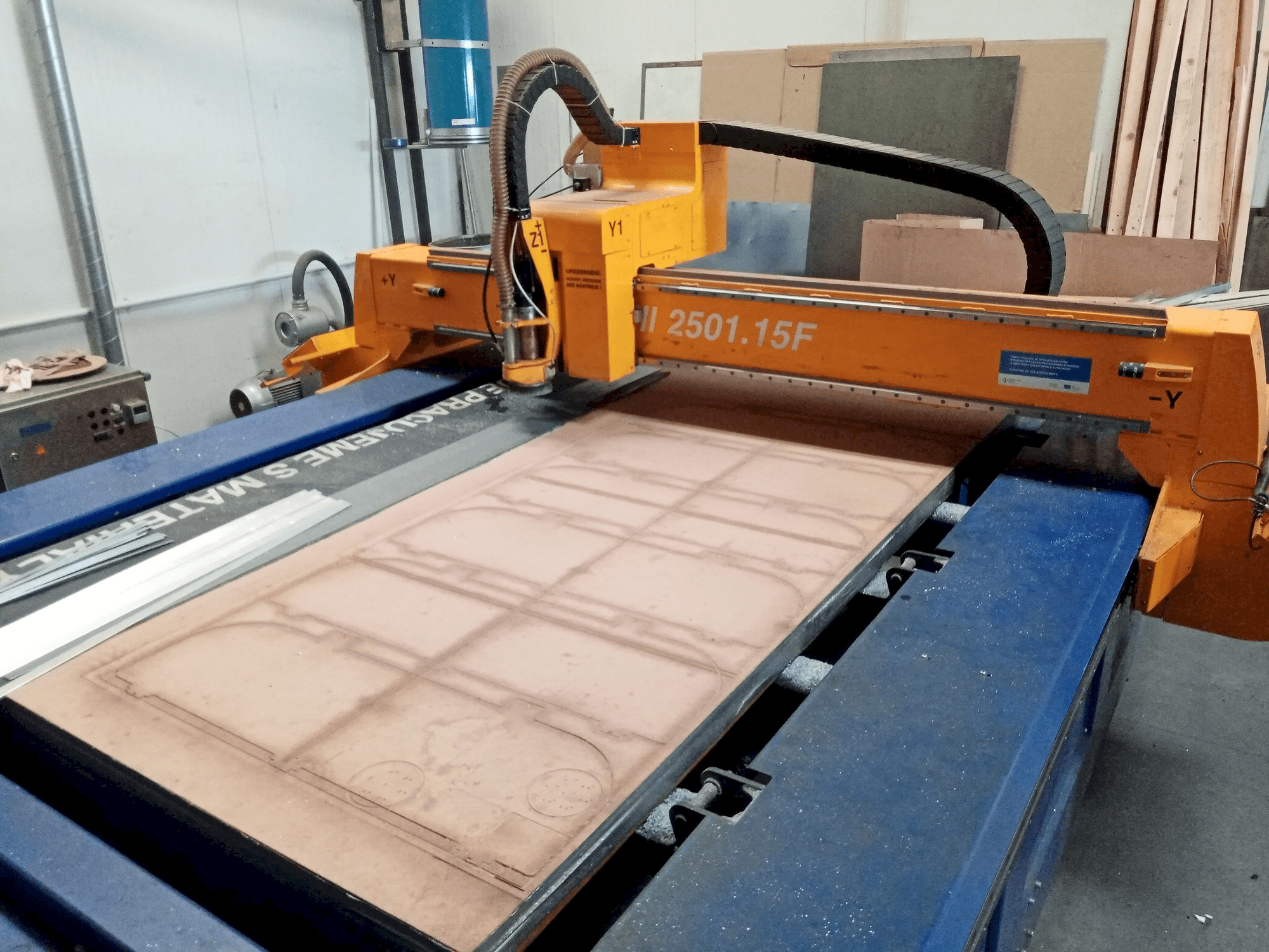 Вид станка MicroStep MICROMILL 2501.15F спереди