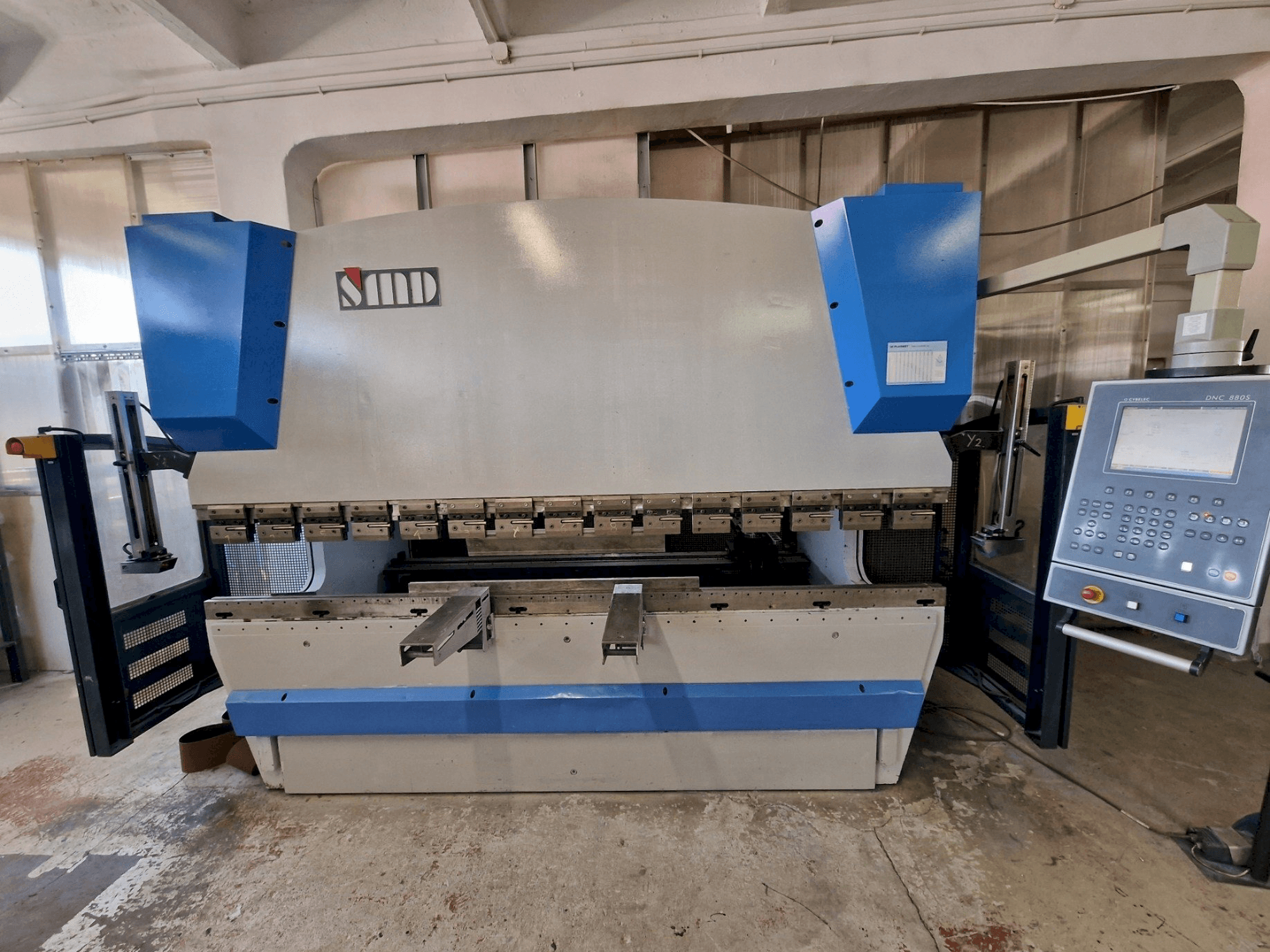 Вид станка SMD PBH 3100 спереди