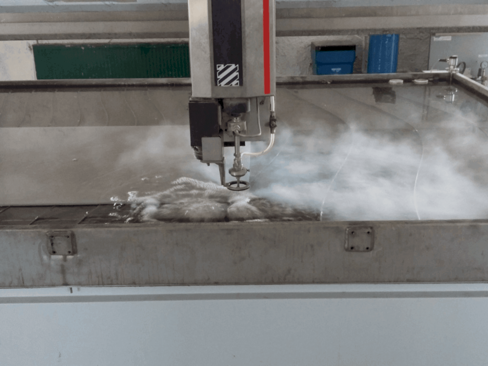 рабочее помещени Intermac primus 322 (2014) станка