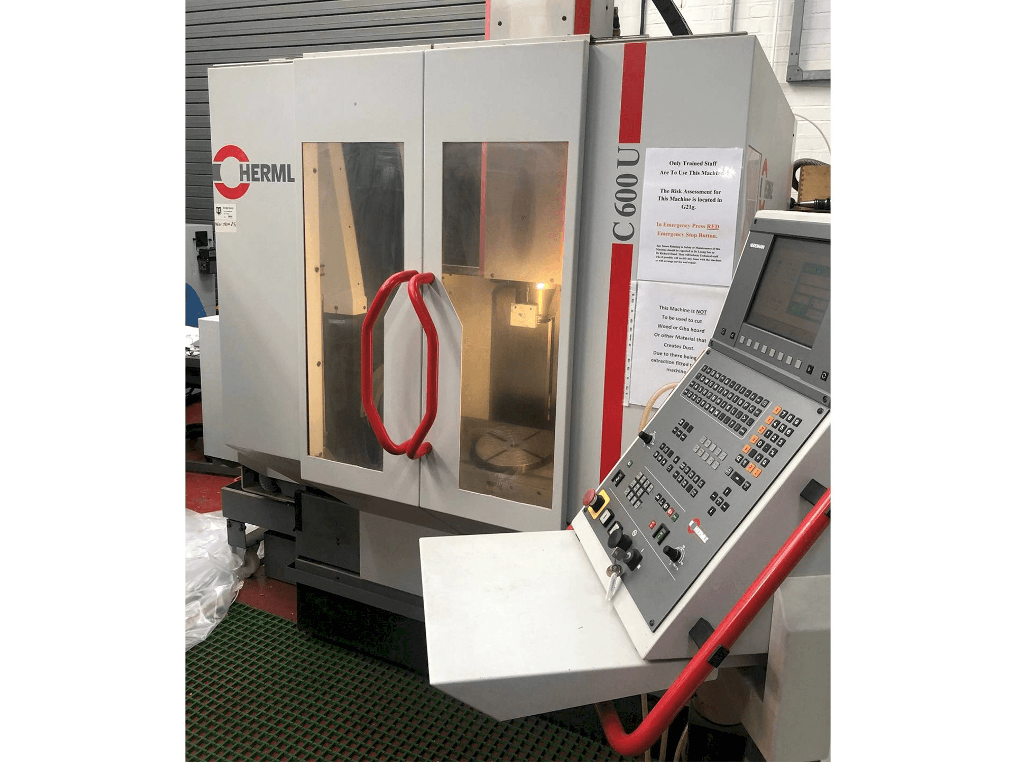 Вид станка HERMLE B 600 U спереди