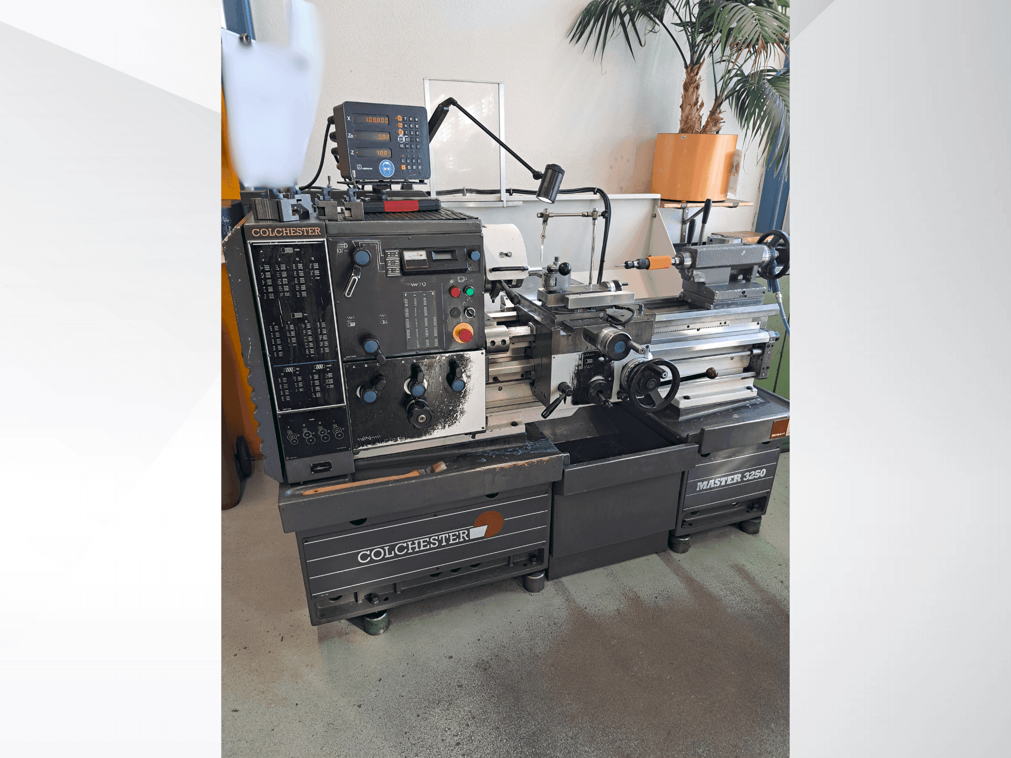 Вид станка Colchester Master 3250 спереди