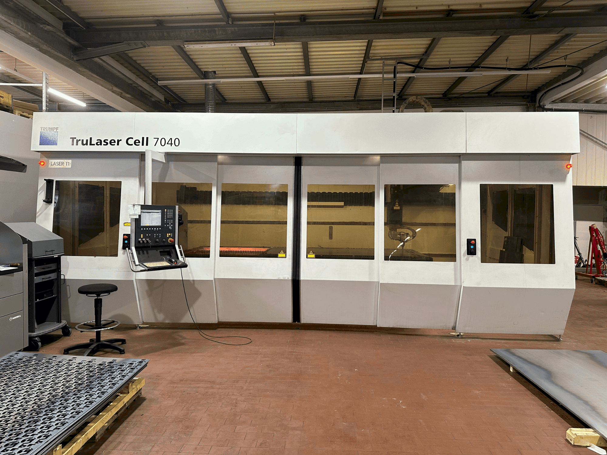 Вид станка TRUMPF TruLaser Cell 7040 спереди
