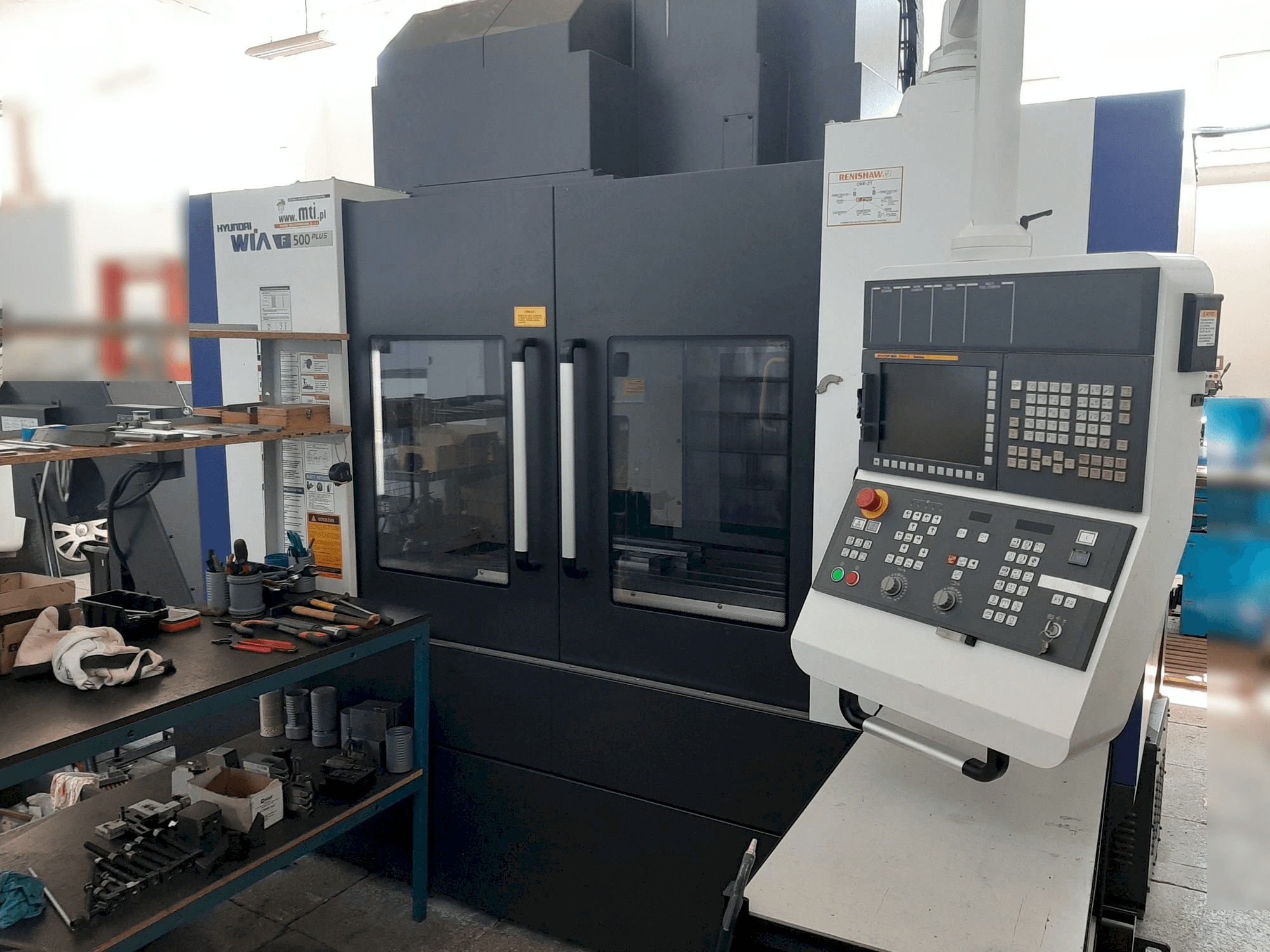 Вид станка Hyundai Wia F500 PLUS спереди