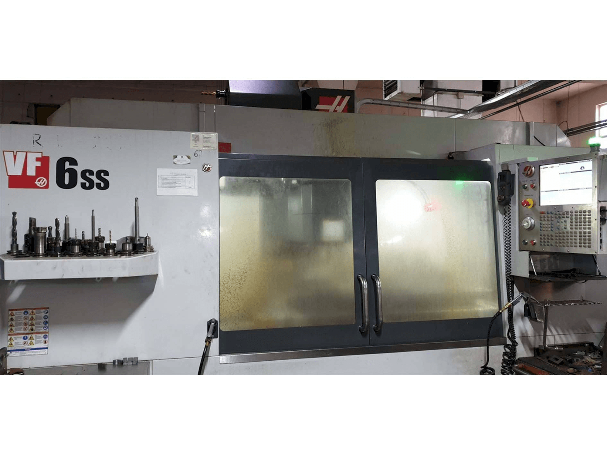 Вид станка HAAS VF-6SS спереди