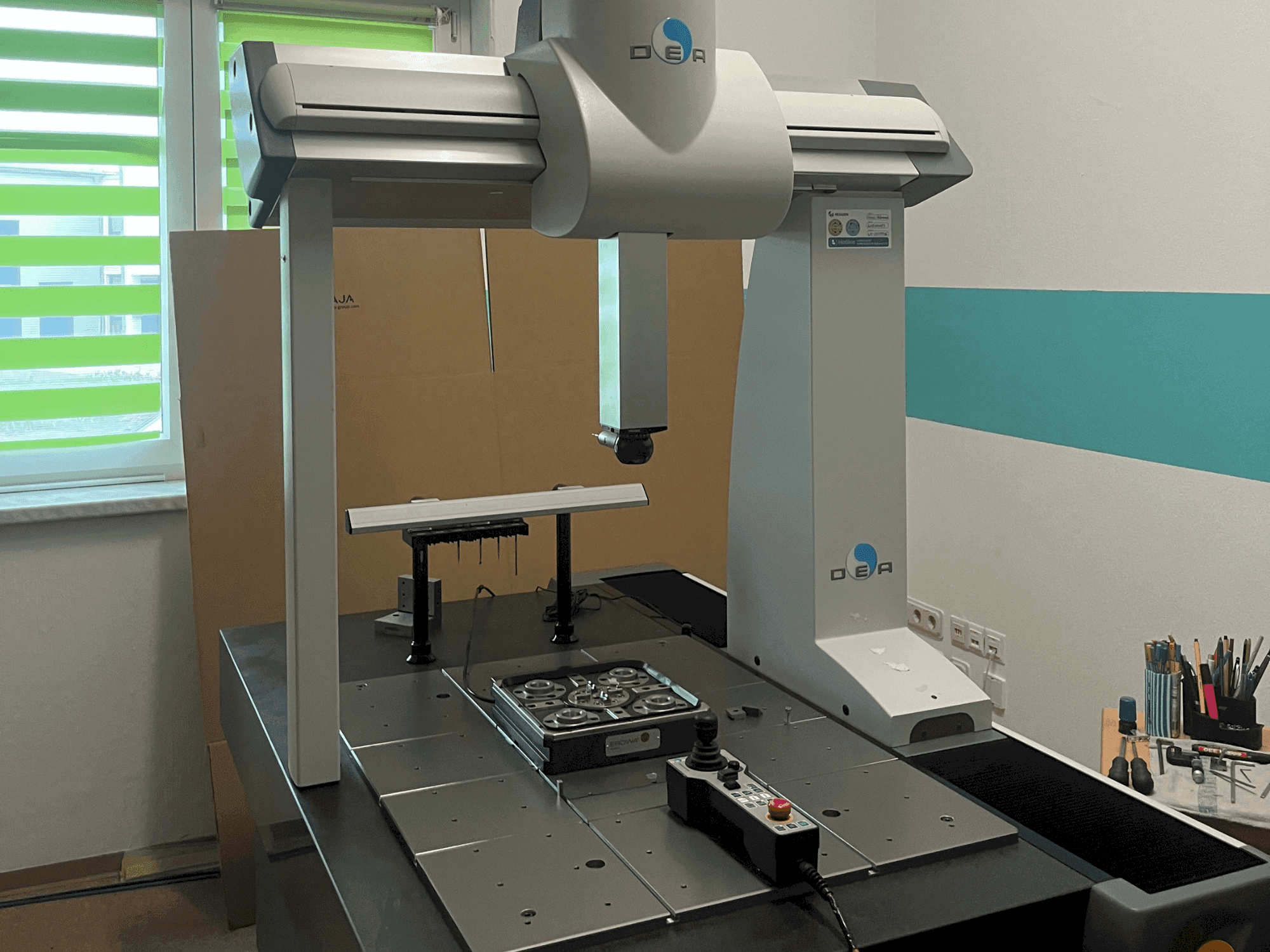 Вид станка Hexagon Global 07.10.07 спереди