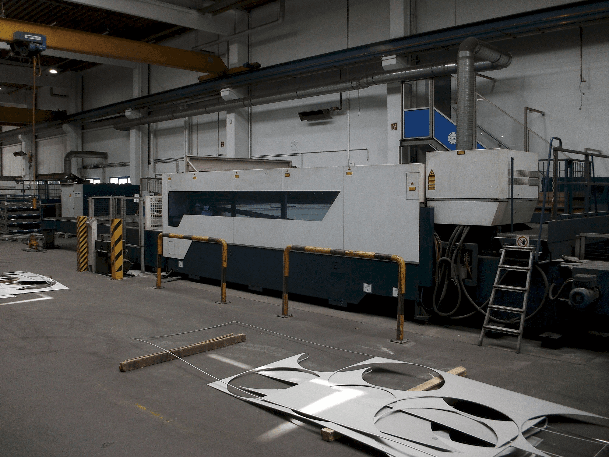Вид станка Trumpf TruLaser 8000 TruFlow 6000 спереди