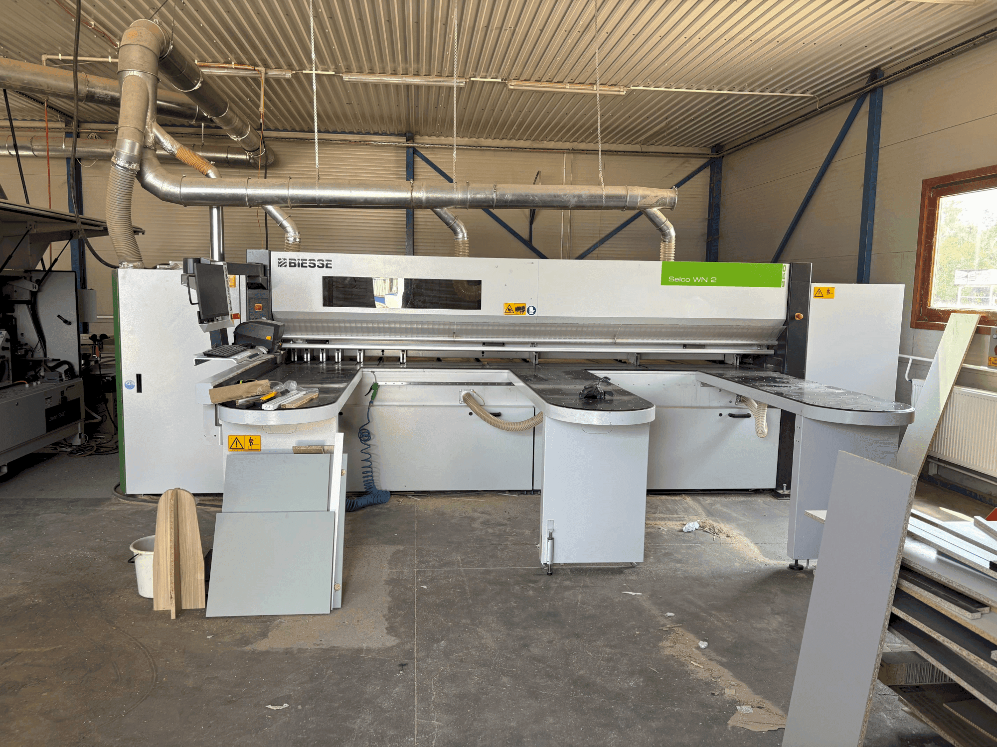 Вид станка BIESSE Selco WN 2 спереди
