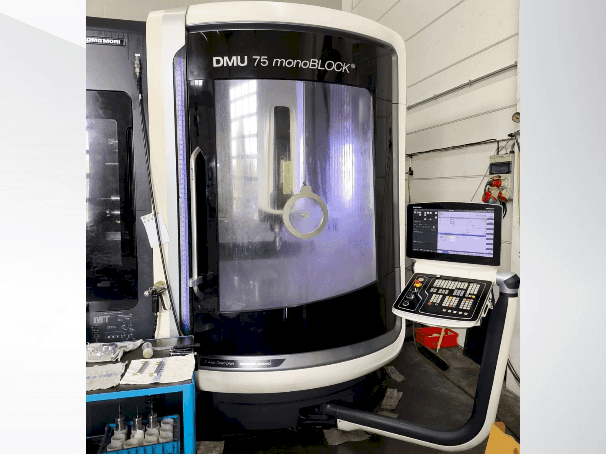 Вид станка DMG MORI DMU 75 monoBlock спереди