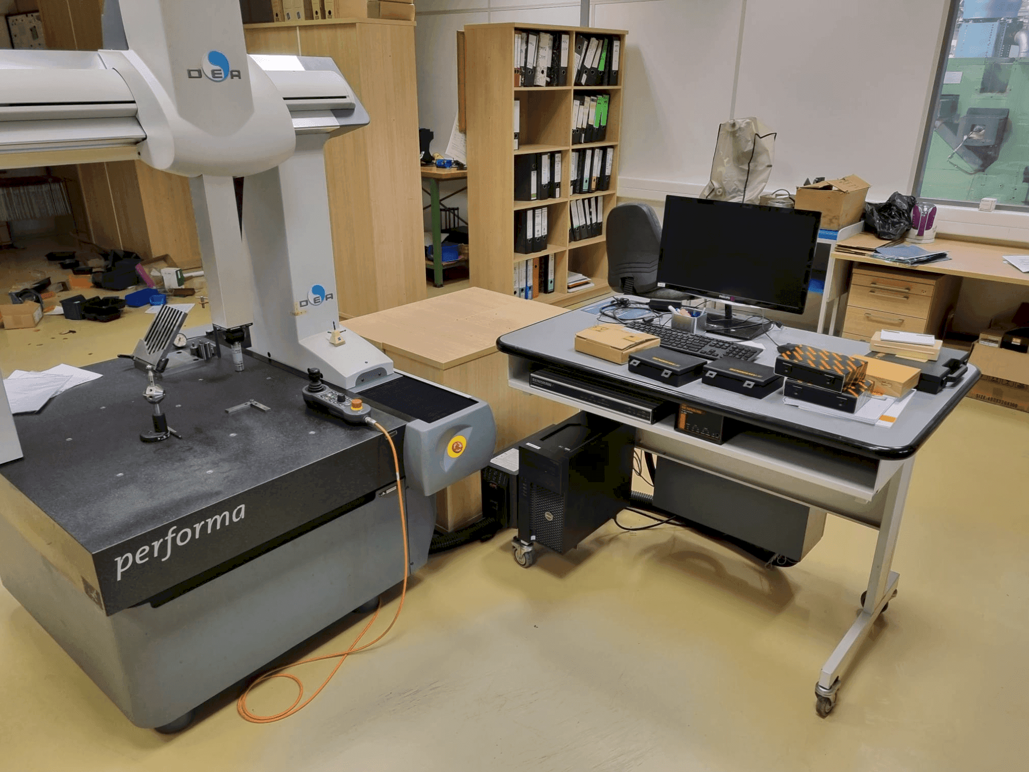 Вид станка DEA Global 070705 performa спереди