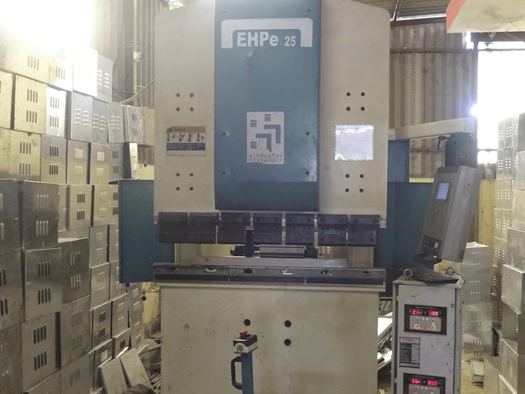 Front view of Hindustan Hydraulics EHPe 25 Machine