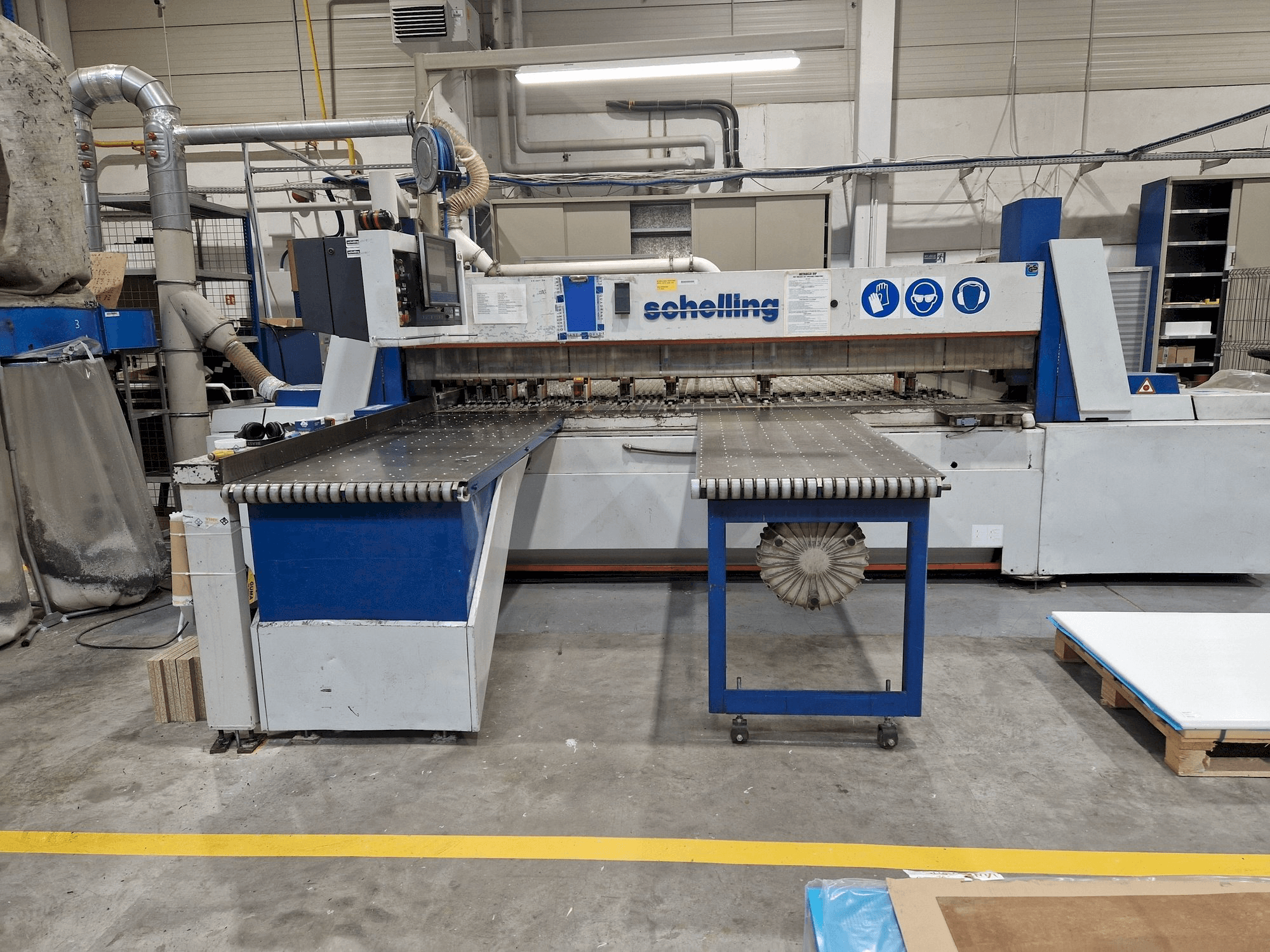 Вид станка SCHELLING FWM-330 спереди