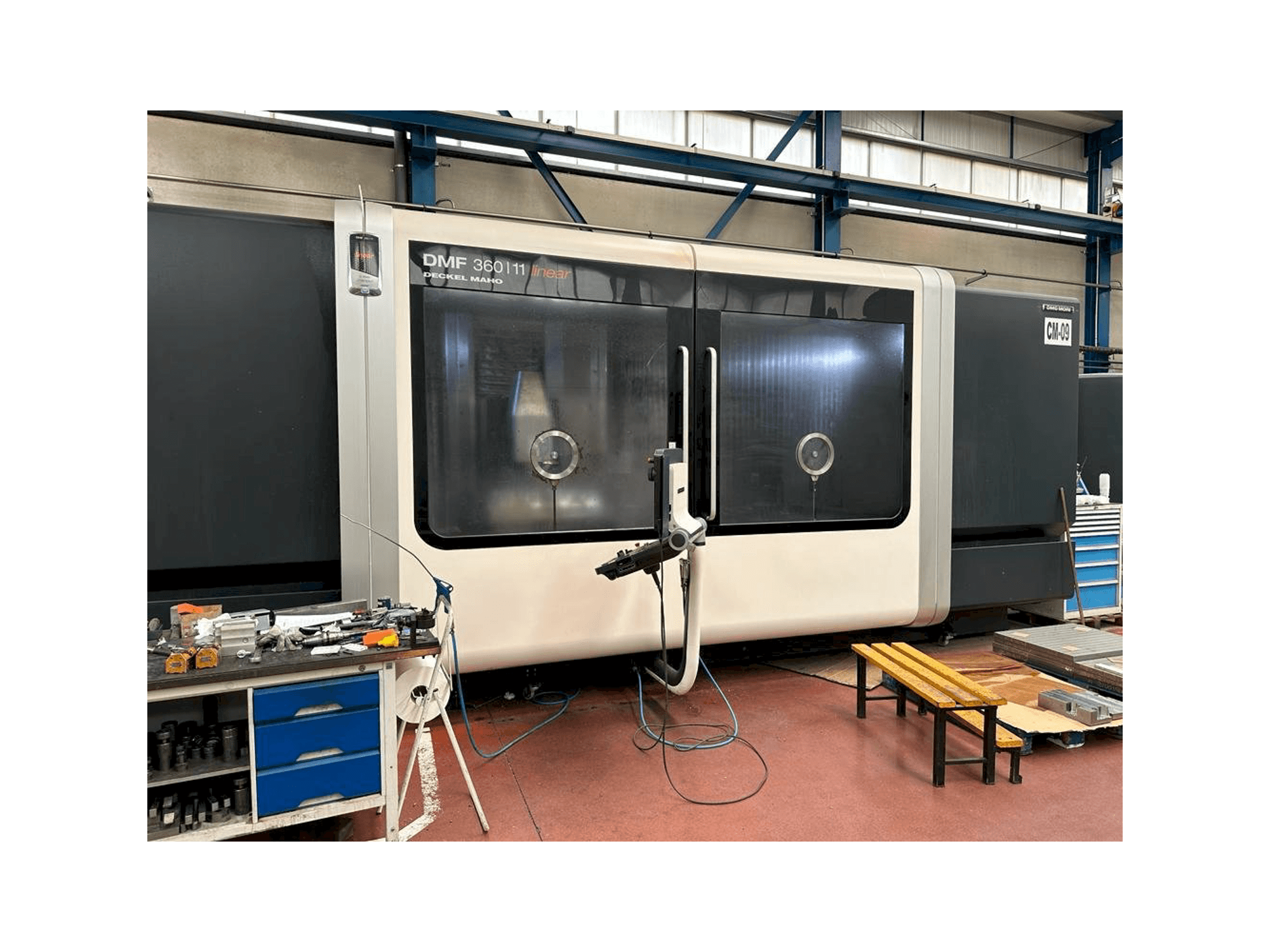 Вид станка DECKEL MAHO DMF 360-11 спереди