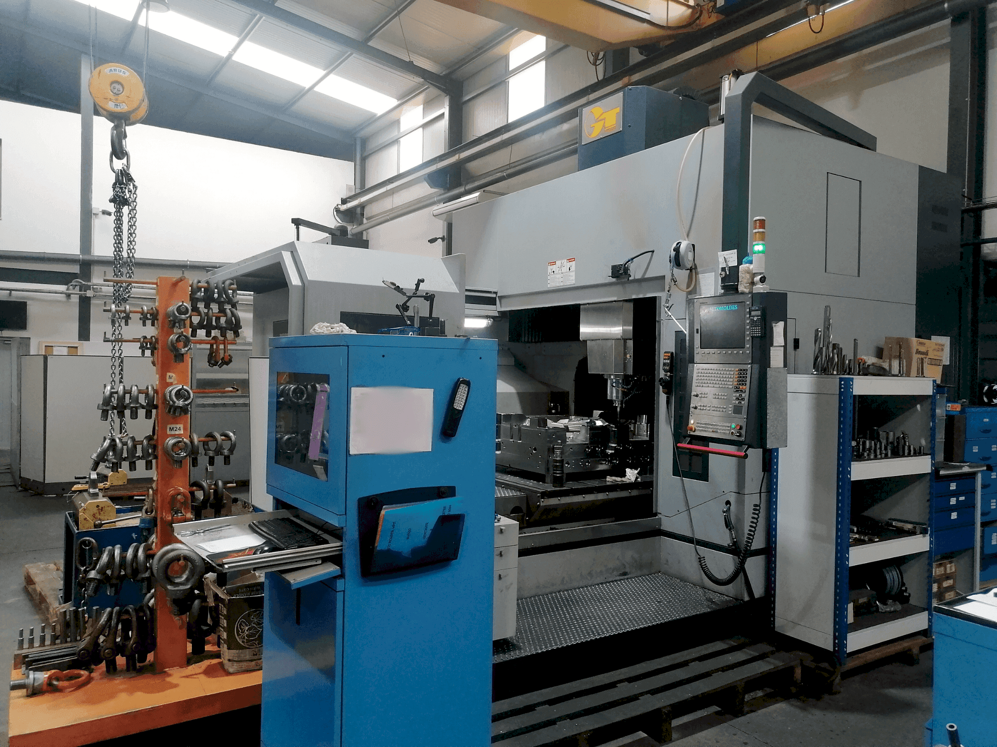 Вид станка GENTIGER GT1614V спереди