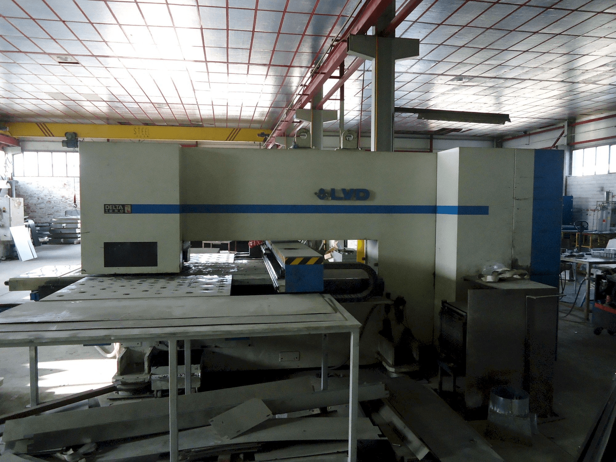 Вид станка LVD delta 1250 спереди